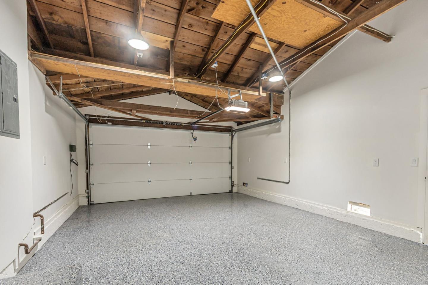 890 Silacci Drive