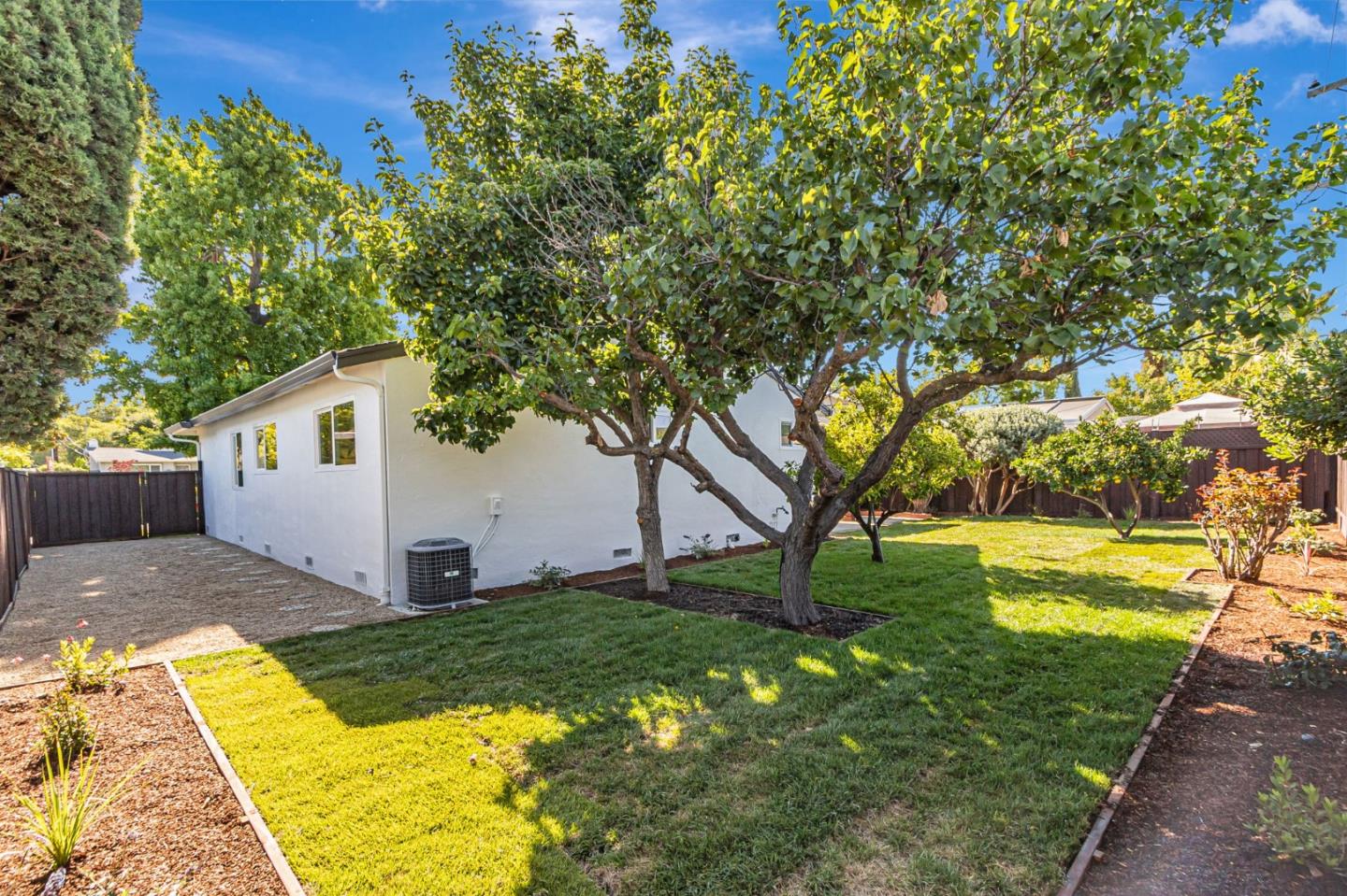 890 Silacci Drive