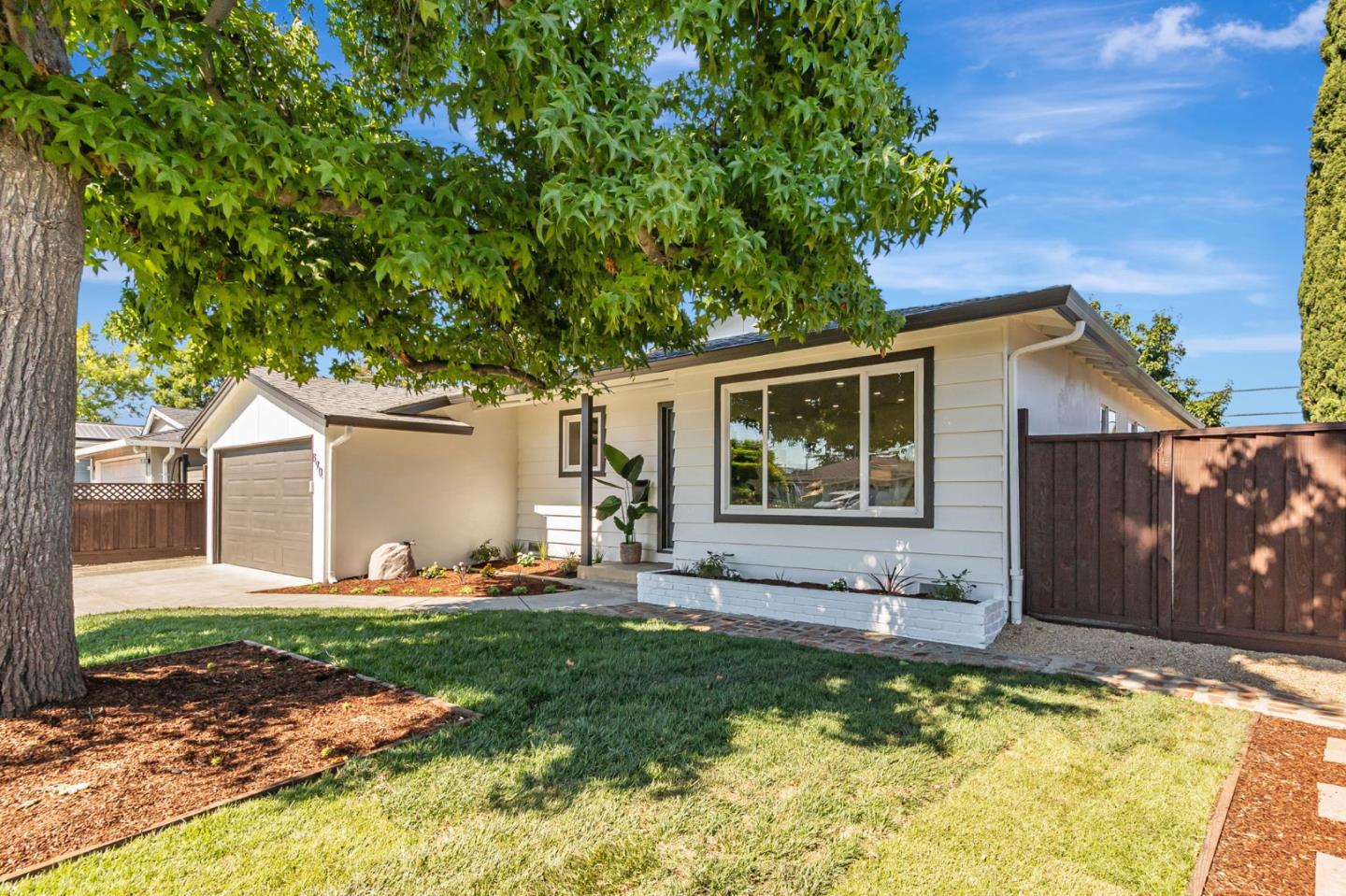 890 Silacci Drive
