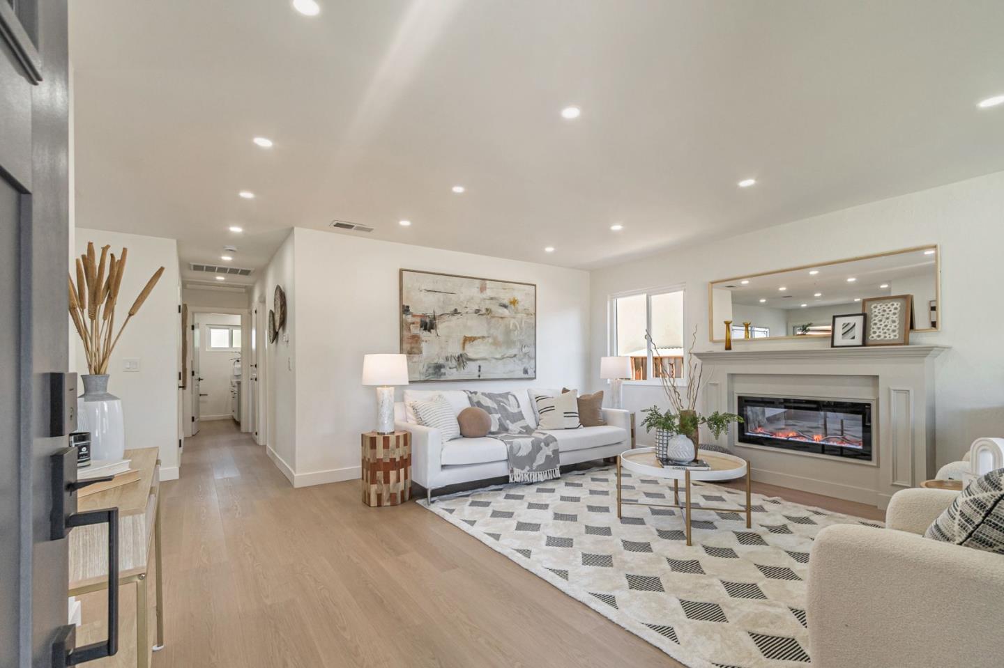 890 Silacci Drive