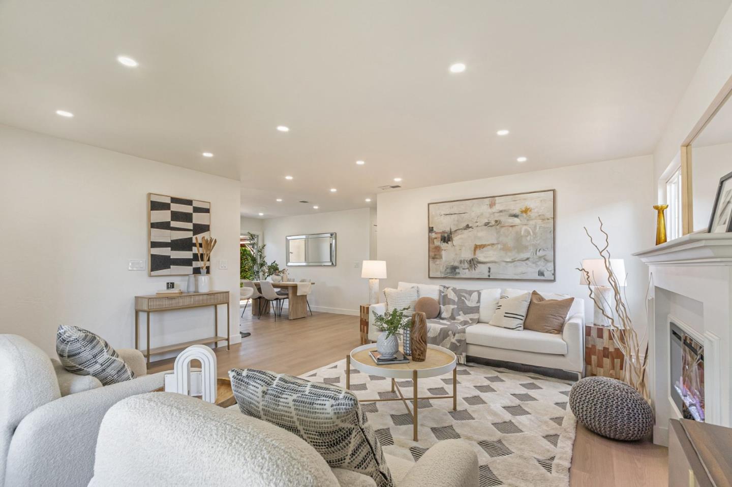 890 Silacci Drive