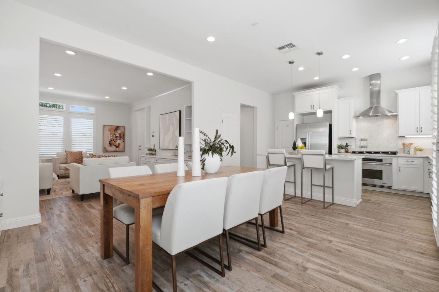 2081 Cowles Commons