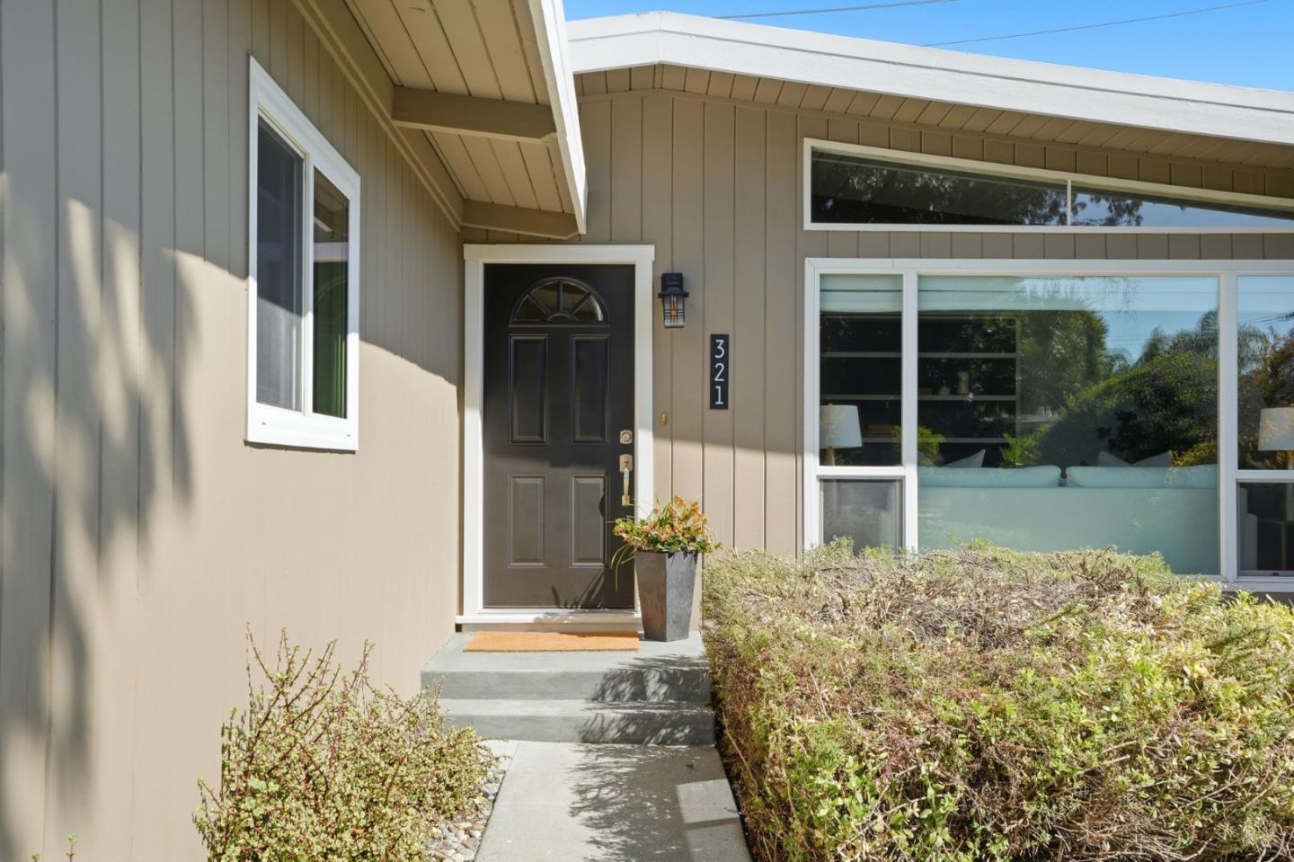 321 Anna AVE