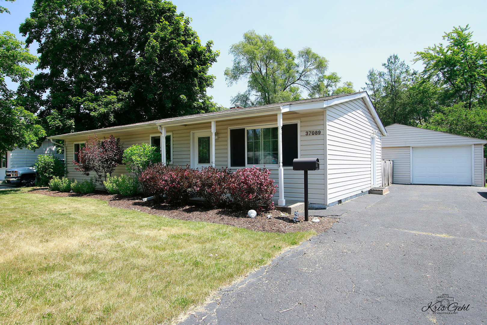 37089 N Grandwood Drive