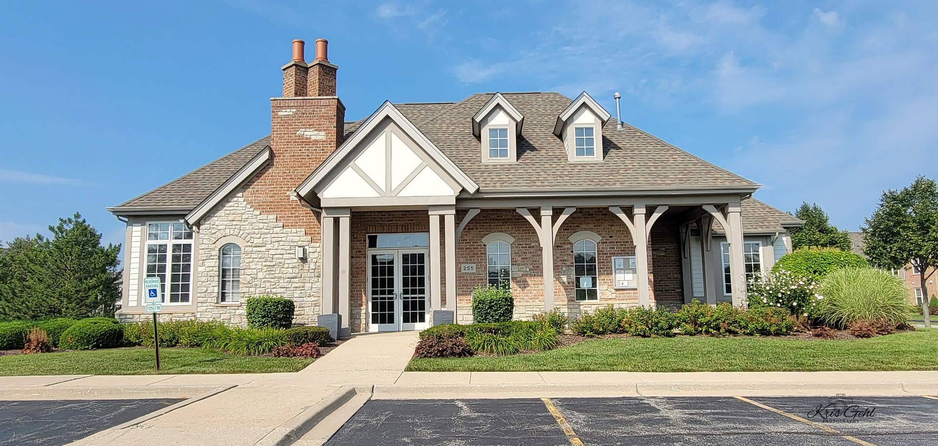 200 Rosehall Drive S Unit: 200