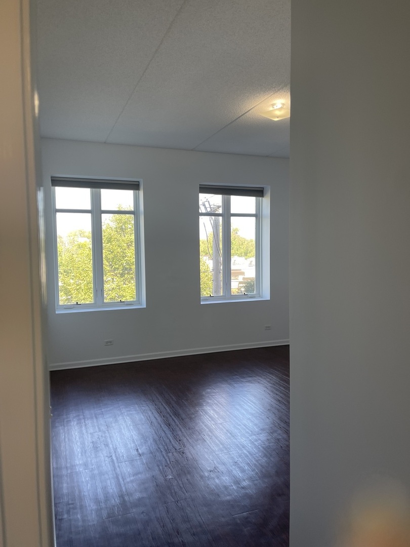 755 DIAMOND LAKE Road Unit: 208