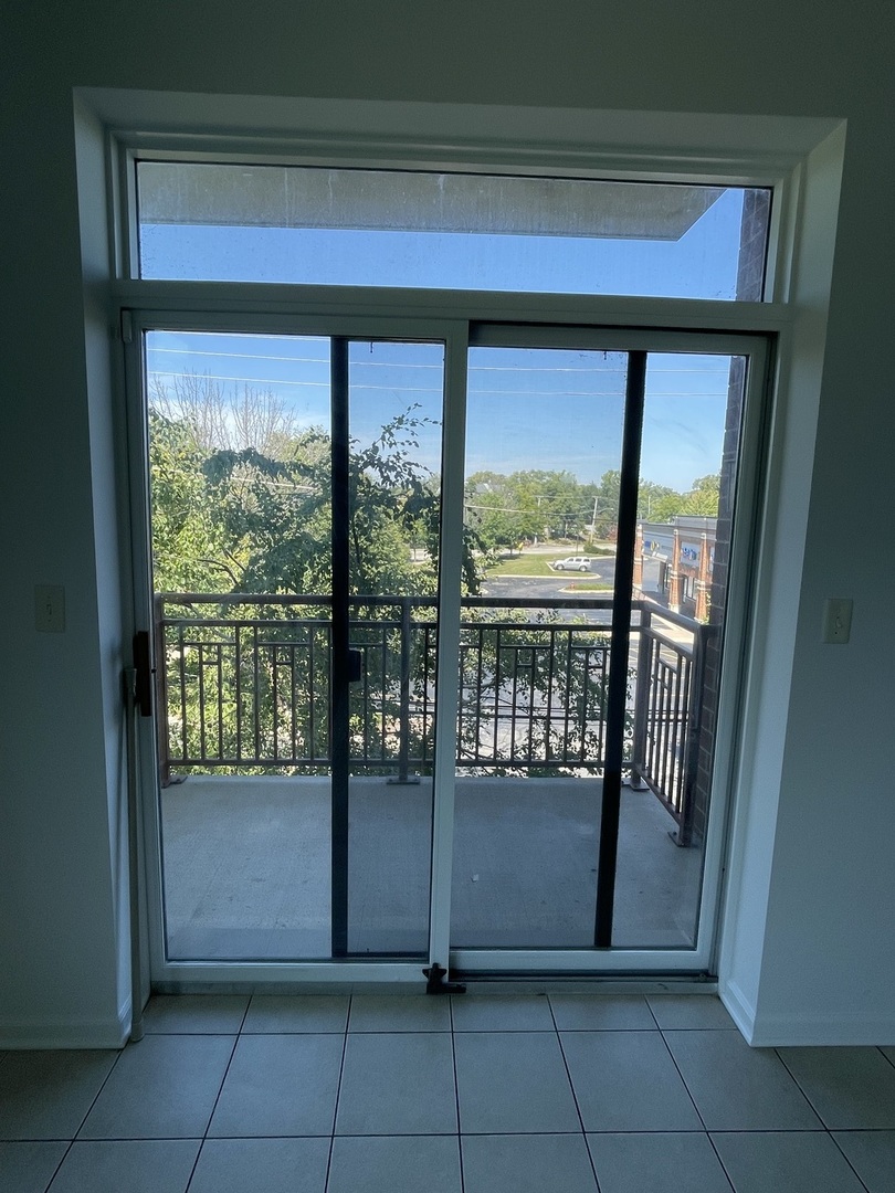 755 DIAMOND LAKE Road Unit: 208