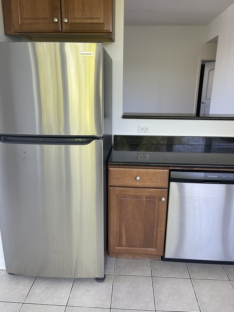 755 DIAMOND LAKE Road Unit: 208