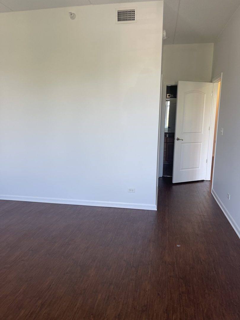 755 DIAMOND LAKE Road Unit: 208