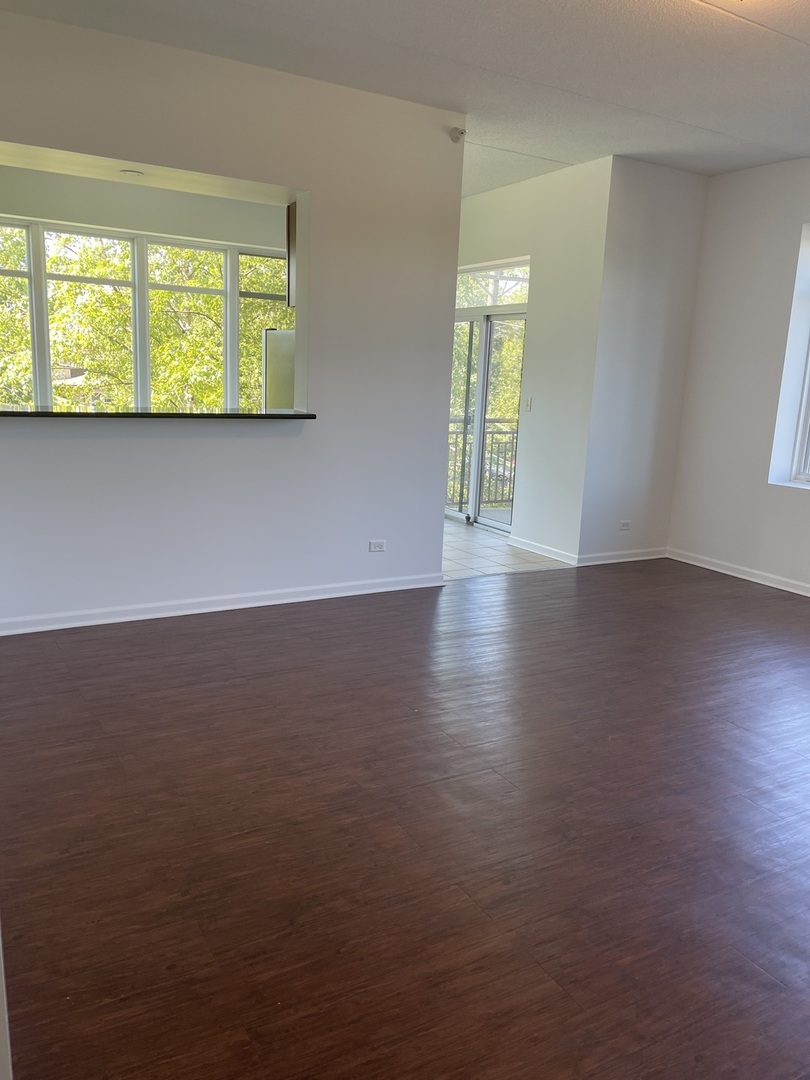 755 DIAMOND LAKE Road Unit: 208