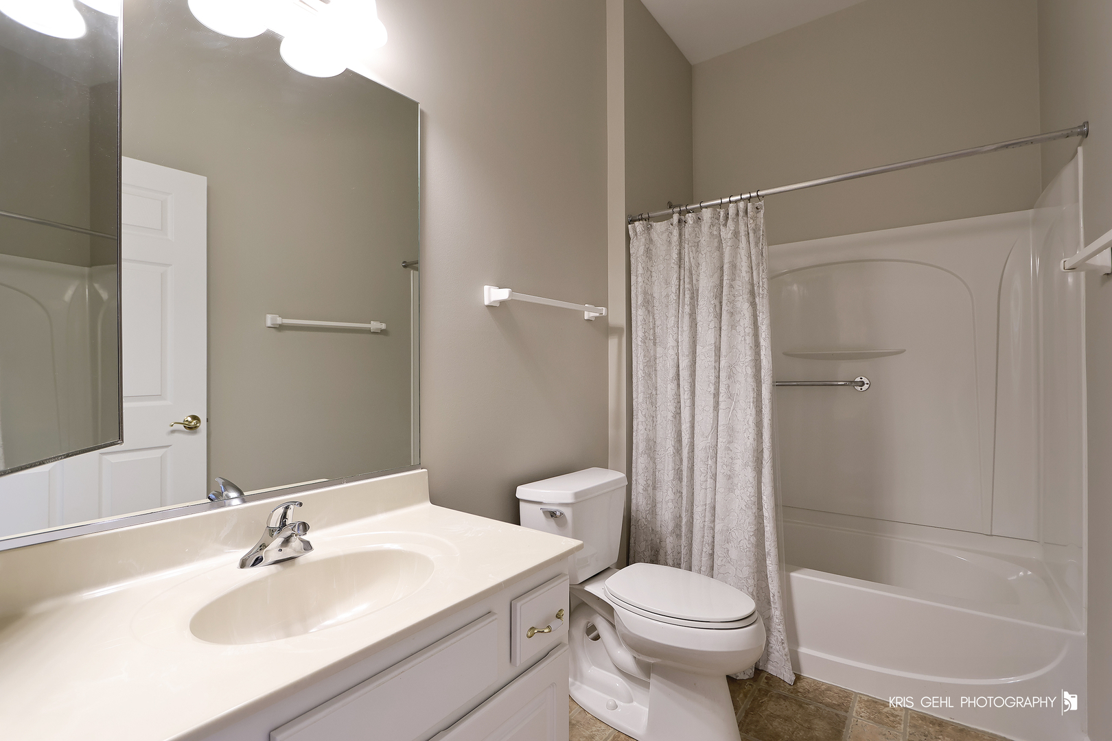 39582 N Cambridge Boulevard