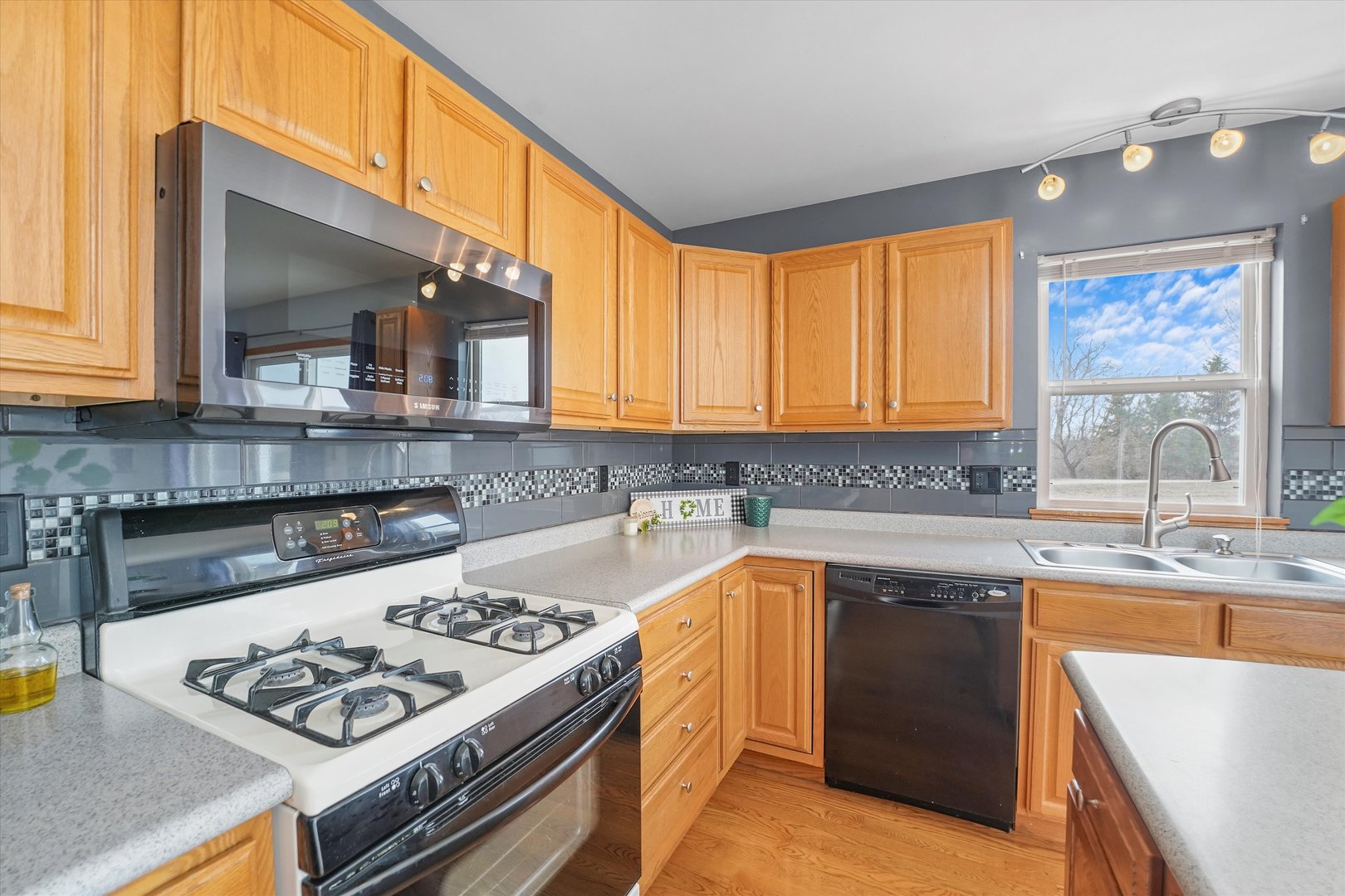 1408 Willow Lane