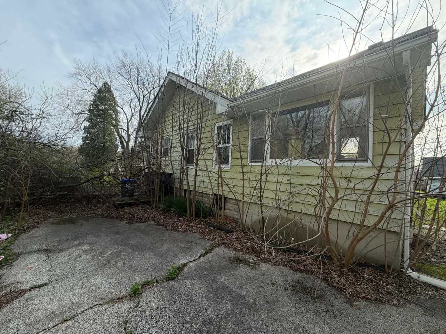 10802 W York House Road