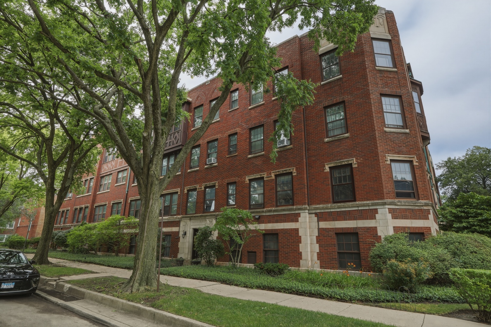 446 Elmwood Avenue Unit: 2