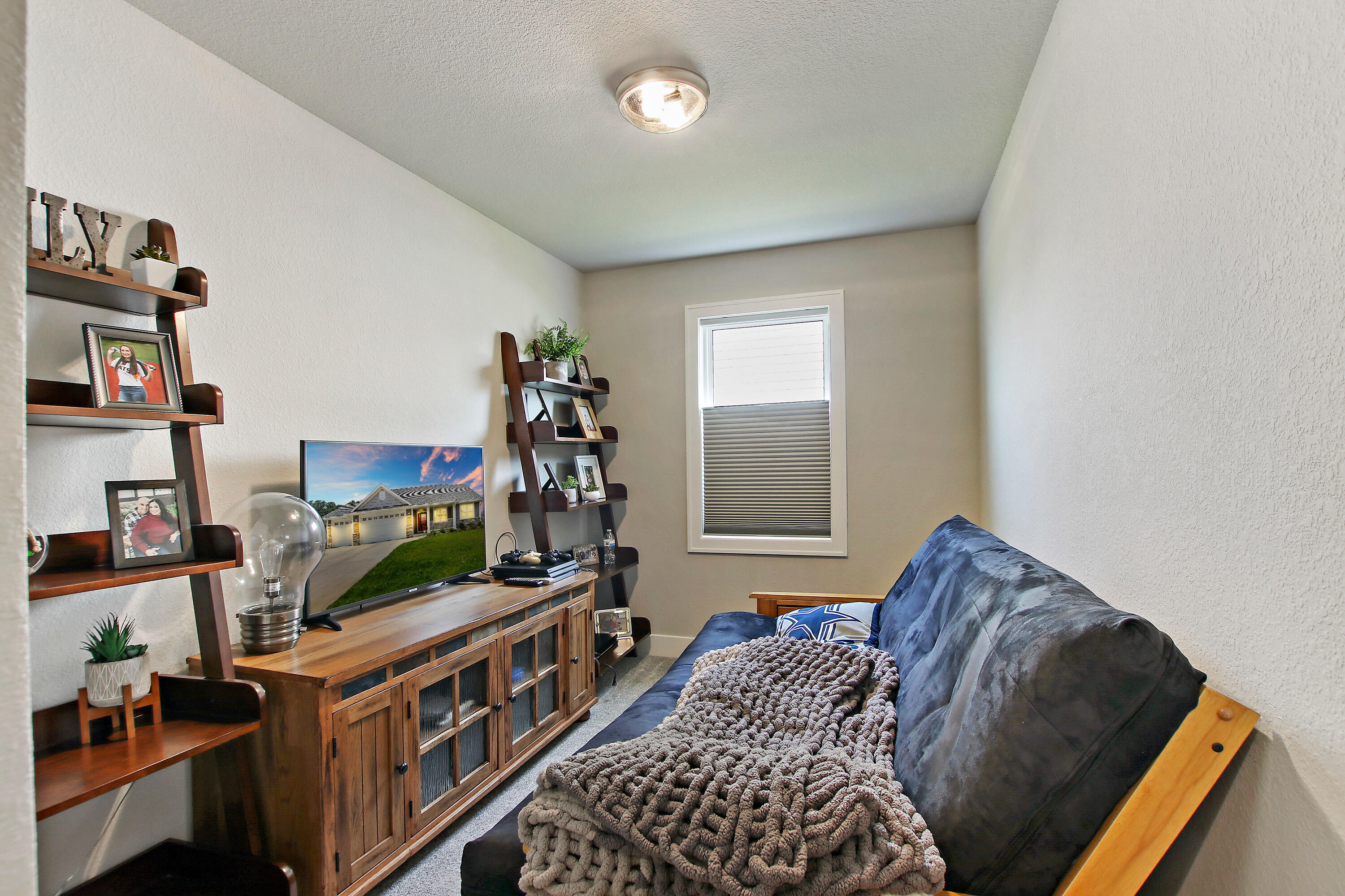 9122 Creekside Cir