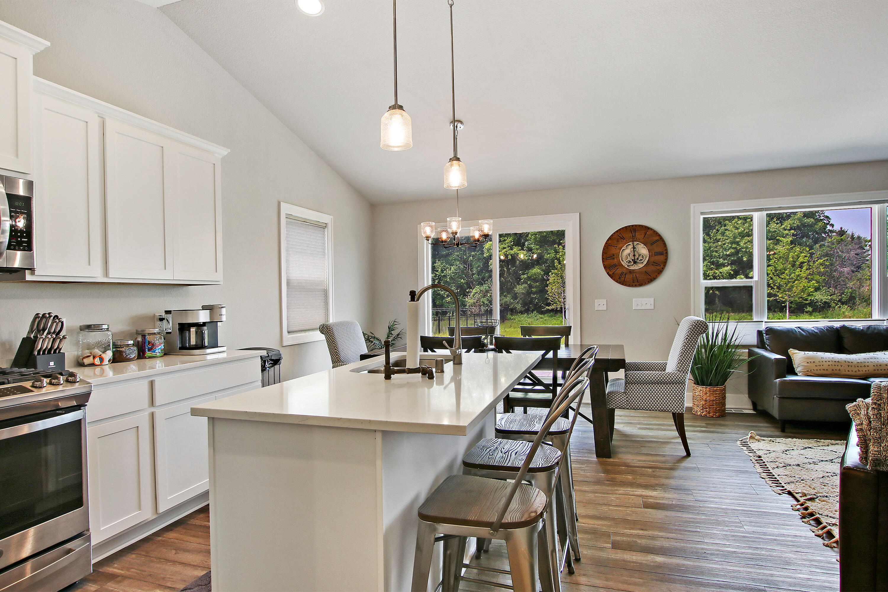 9122 Creekside Cir