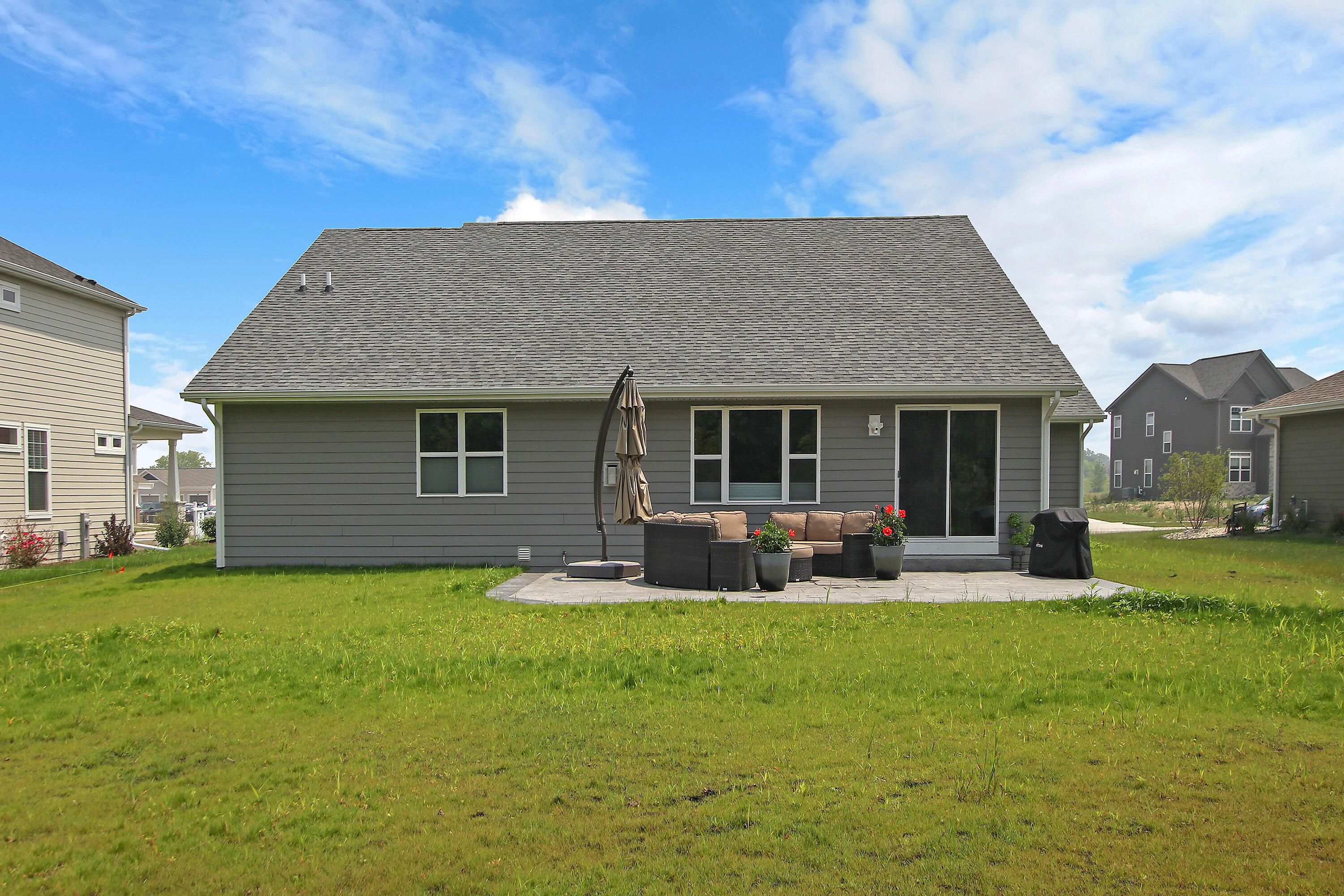 9122 Creekside Cir