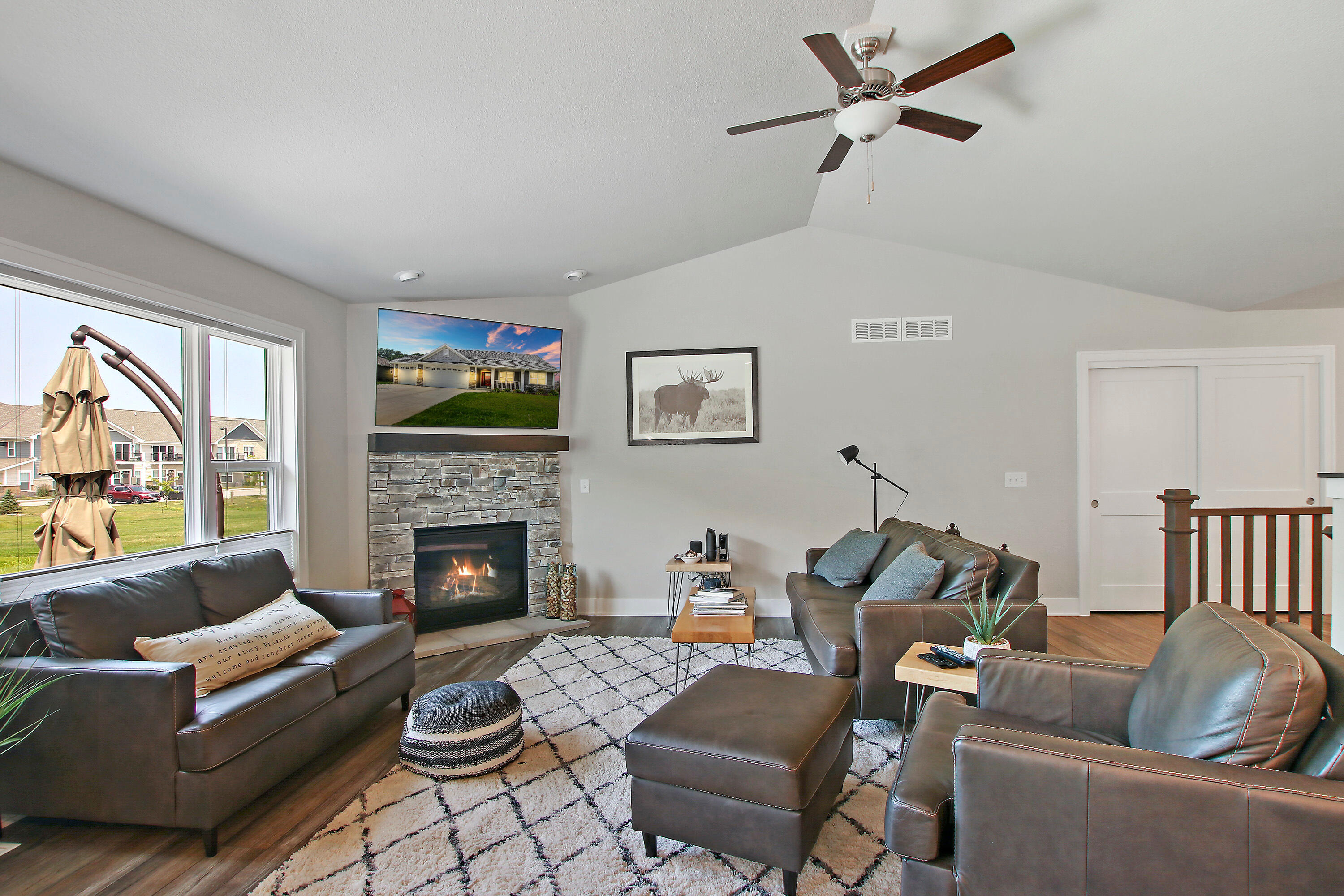 9122 Creekside Cir