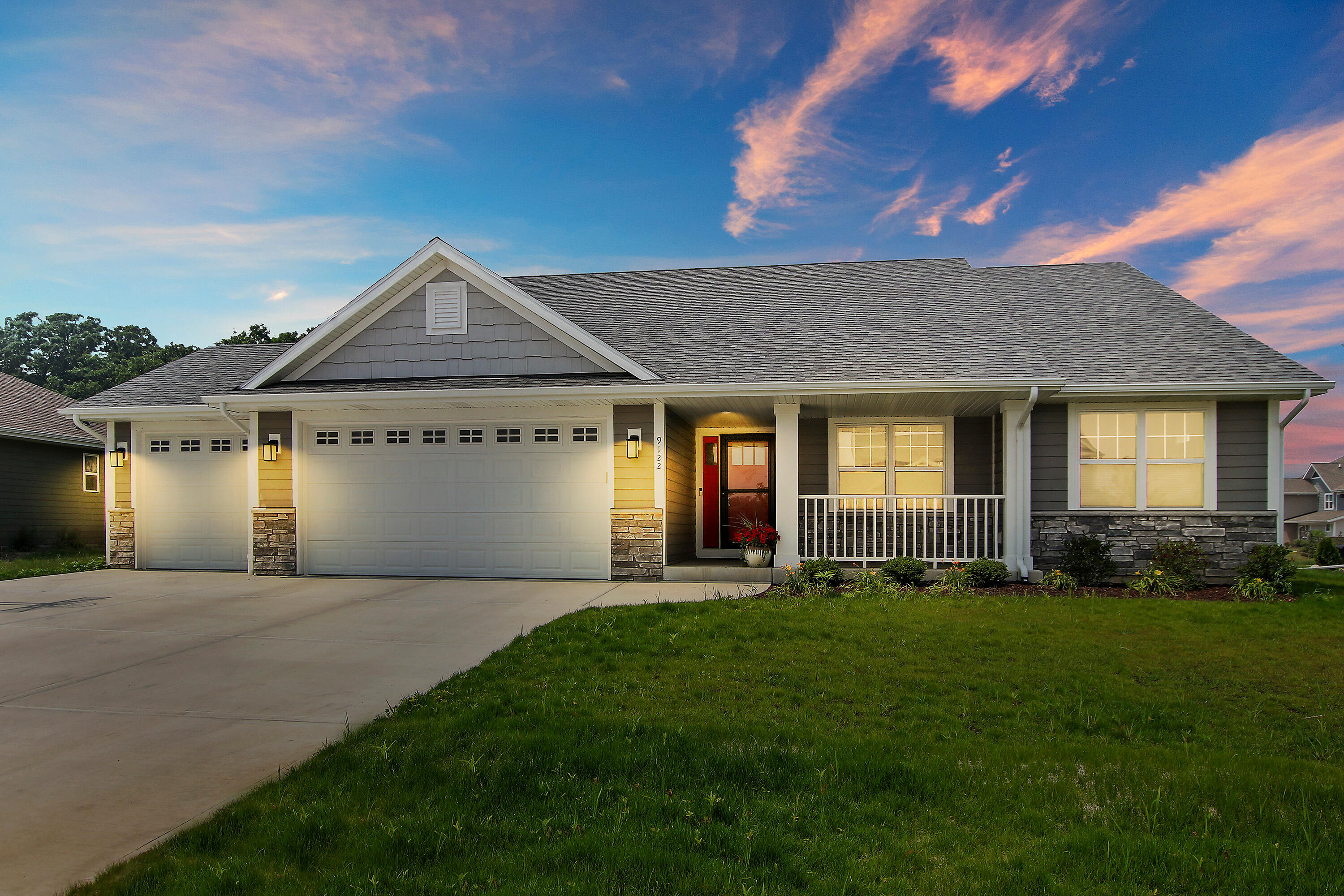 9122 Creekside Cir