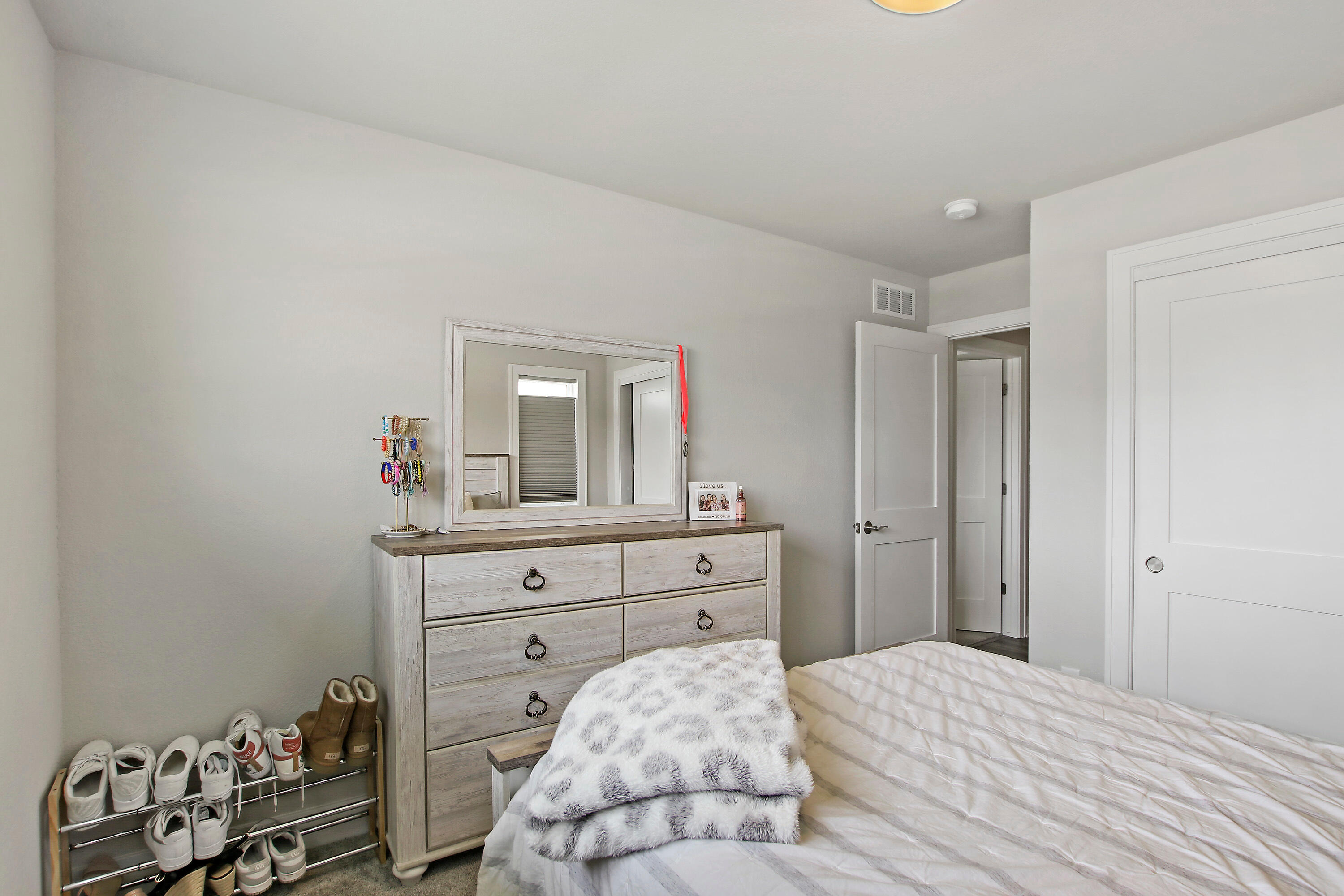 9122 Creekside Cir