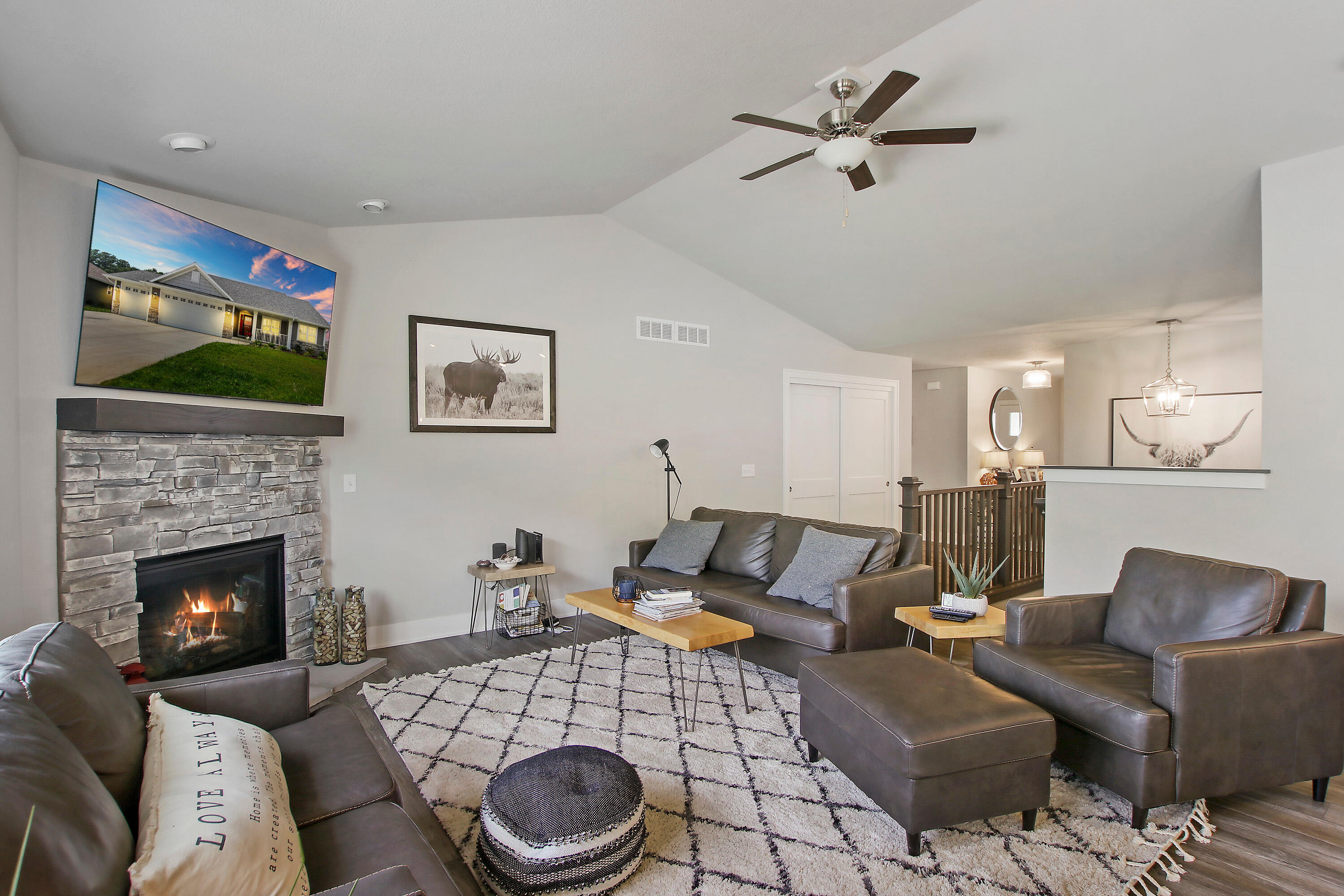 9122 Creekside Cir