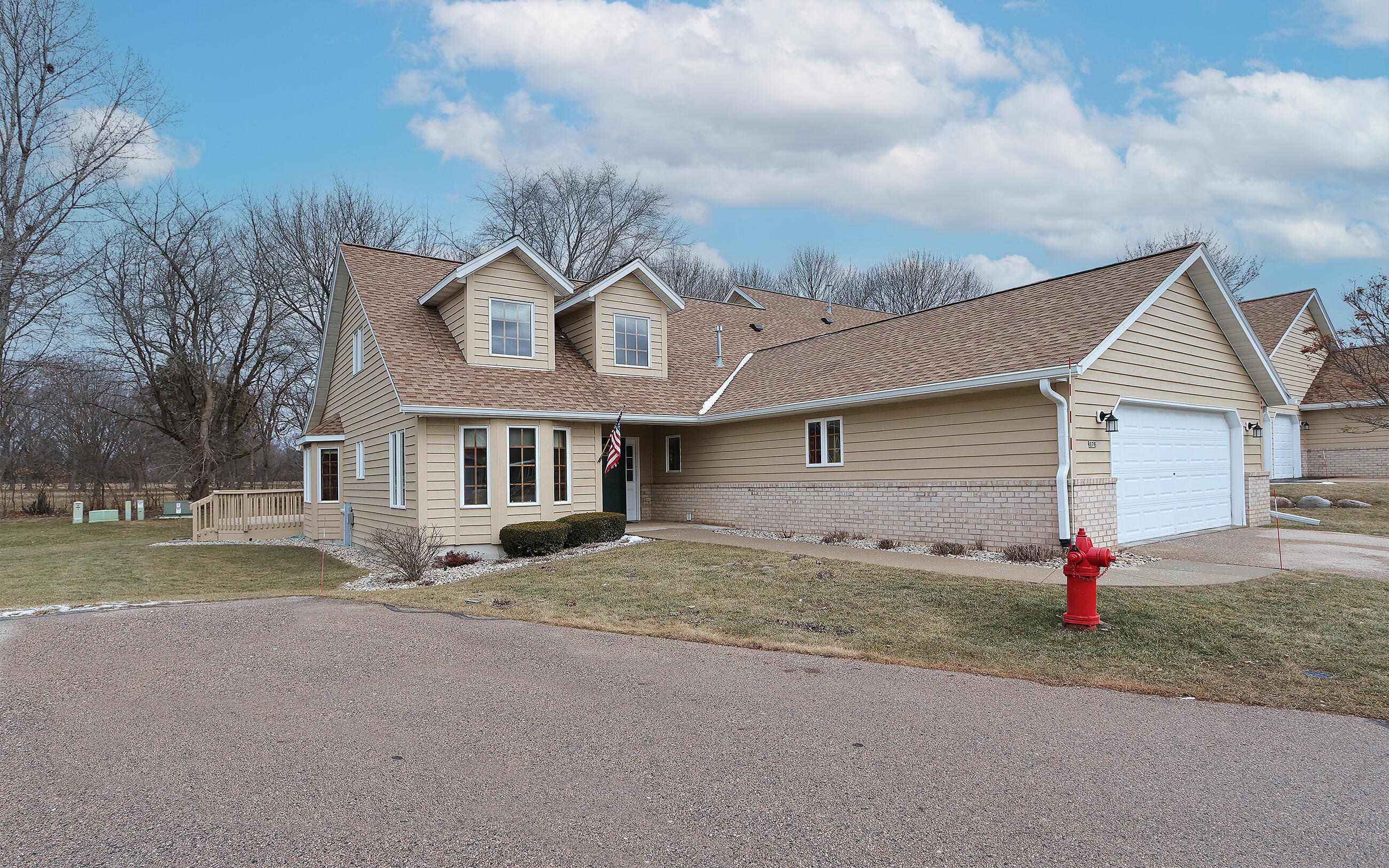 876 Cypress Pt