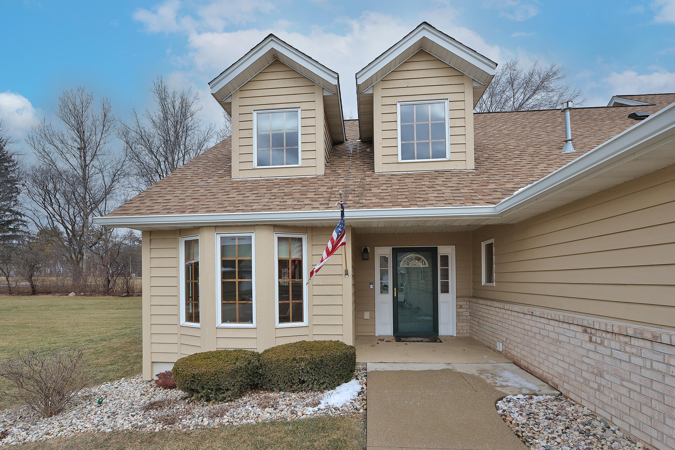 876 Cypress Pt