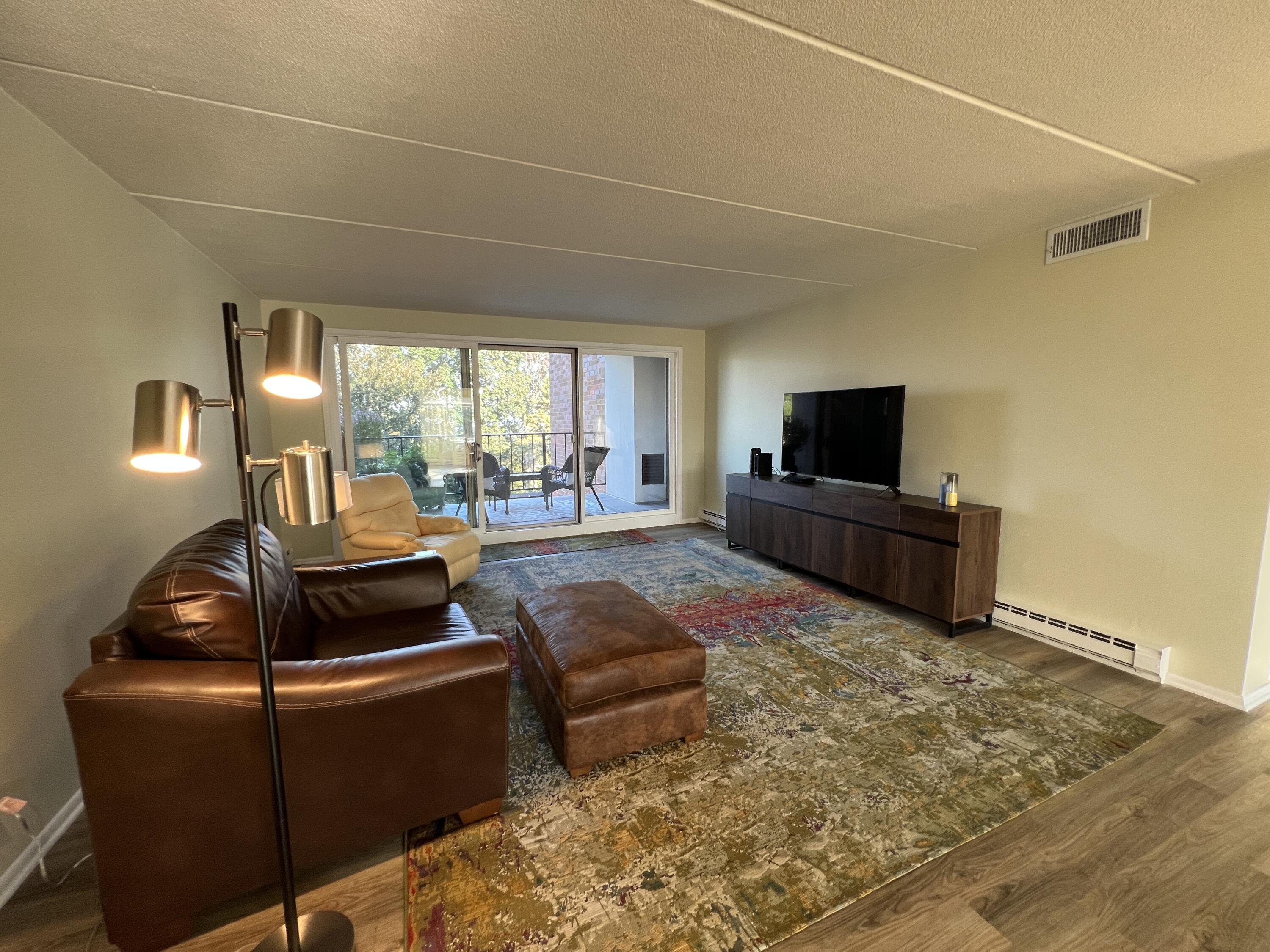 111 11th St Unit: 4DS