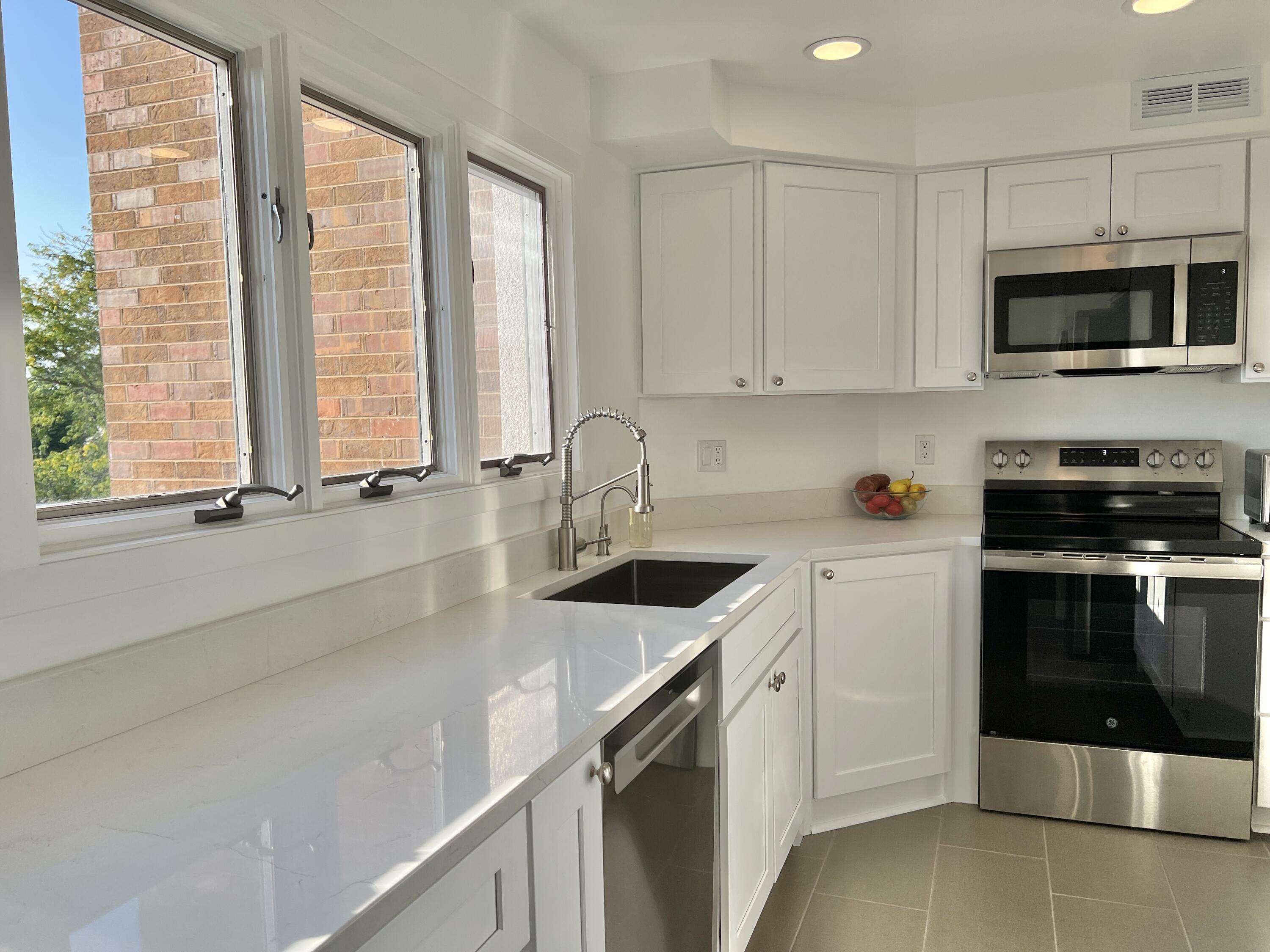 111 11th St Unit: 4DS