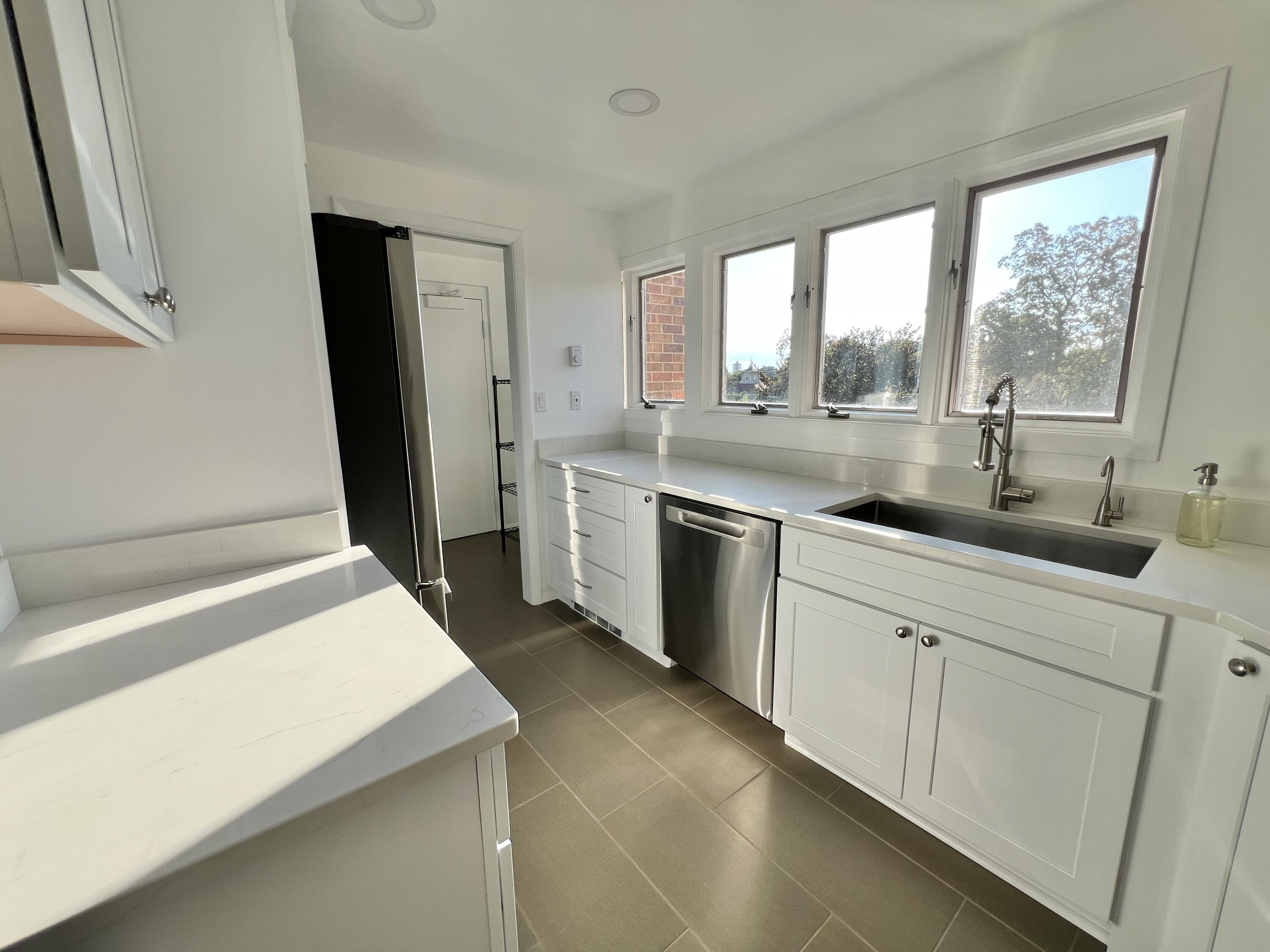 111 11th St Unit: 4DS