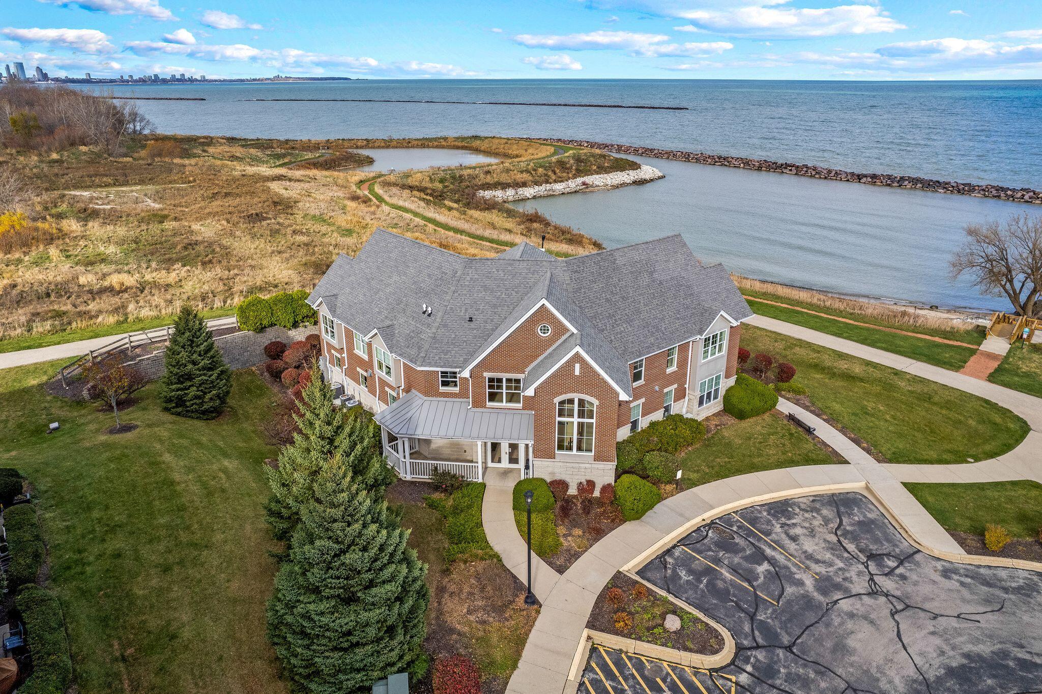 3852 S Lake Dr Unit: 11