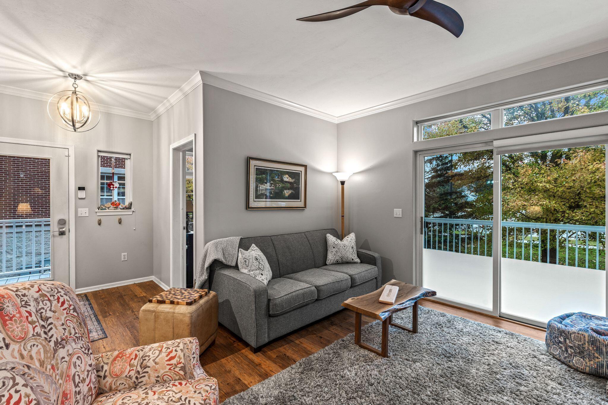 3852 S Lake Dr Unit: 11
