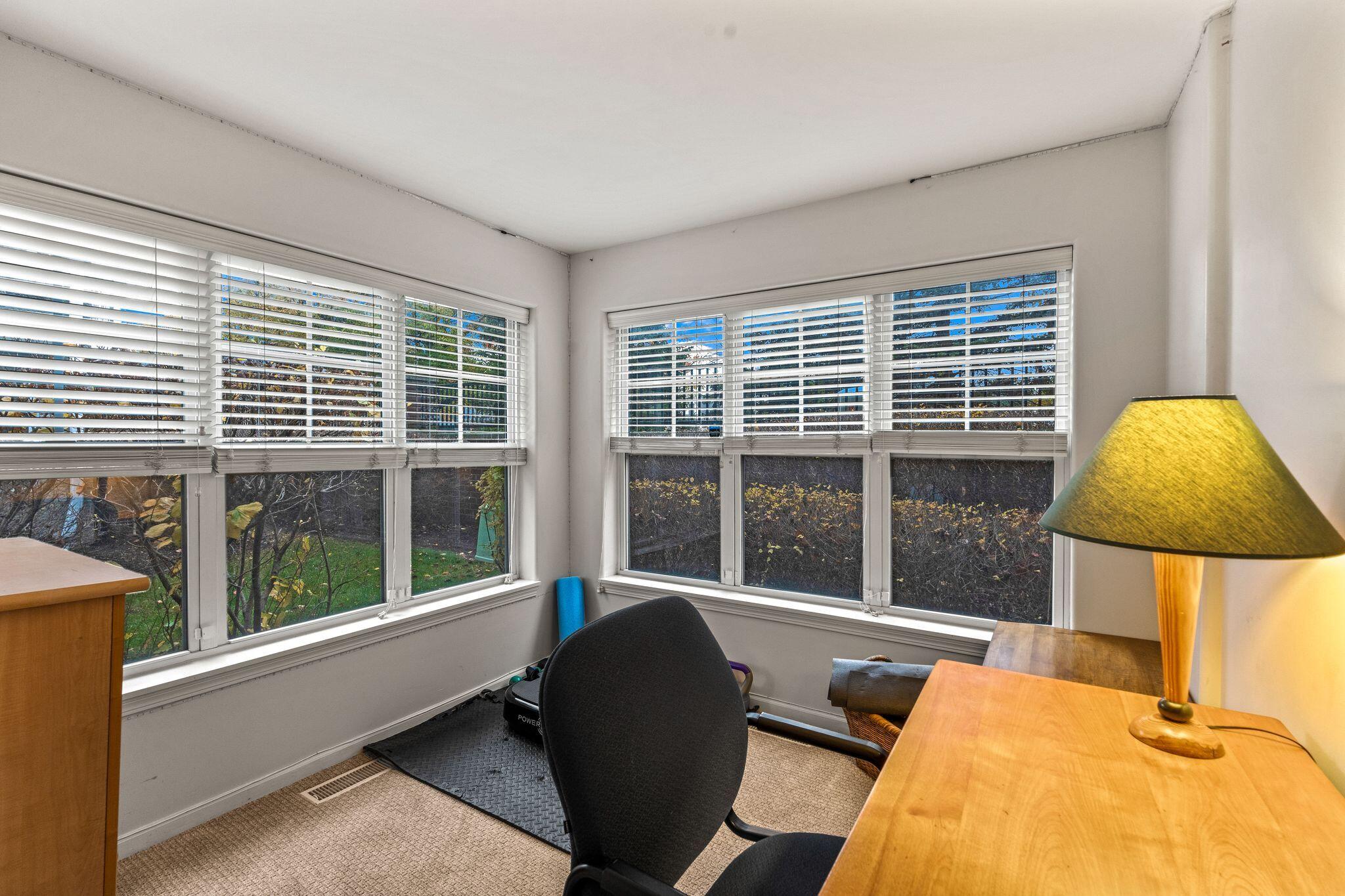 3852 S Lake Dr Unit: 11