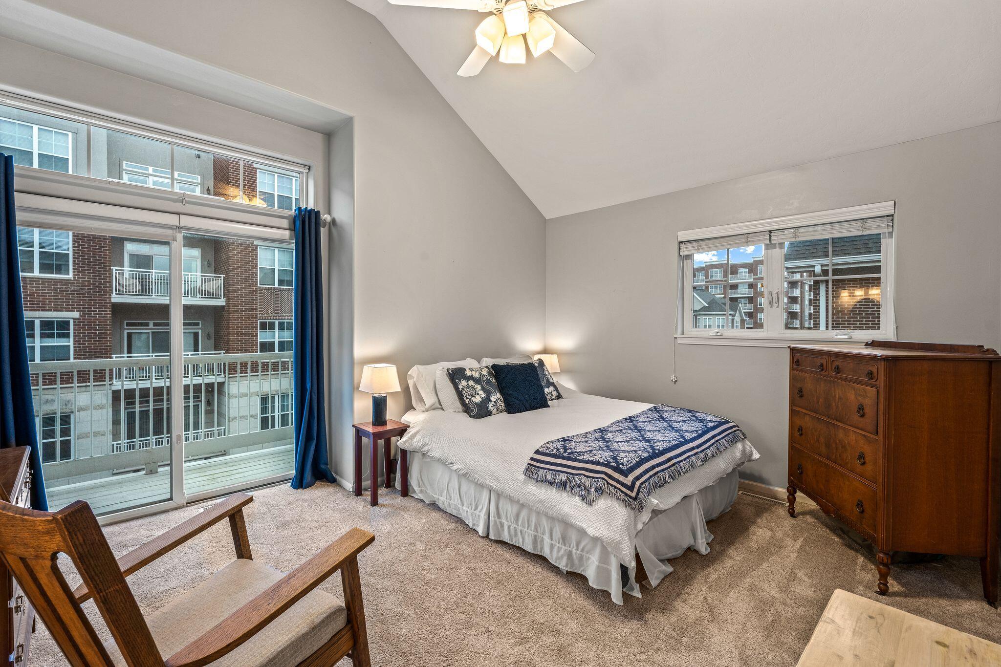 3852 S Lake Dr Unit: 11