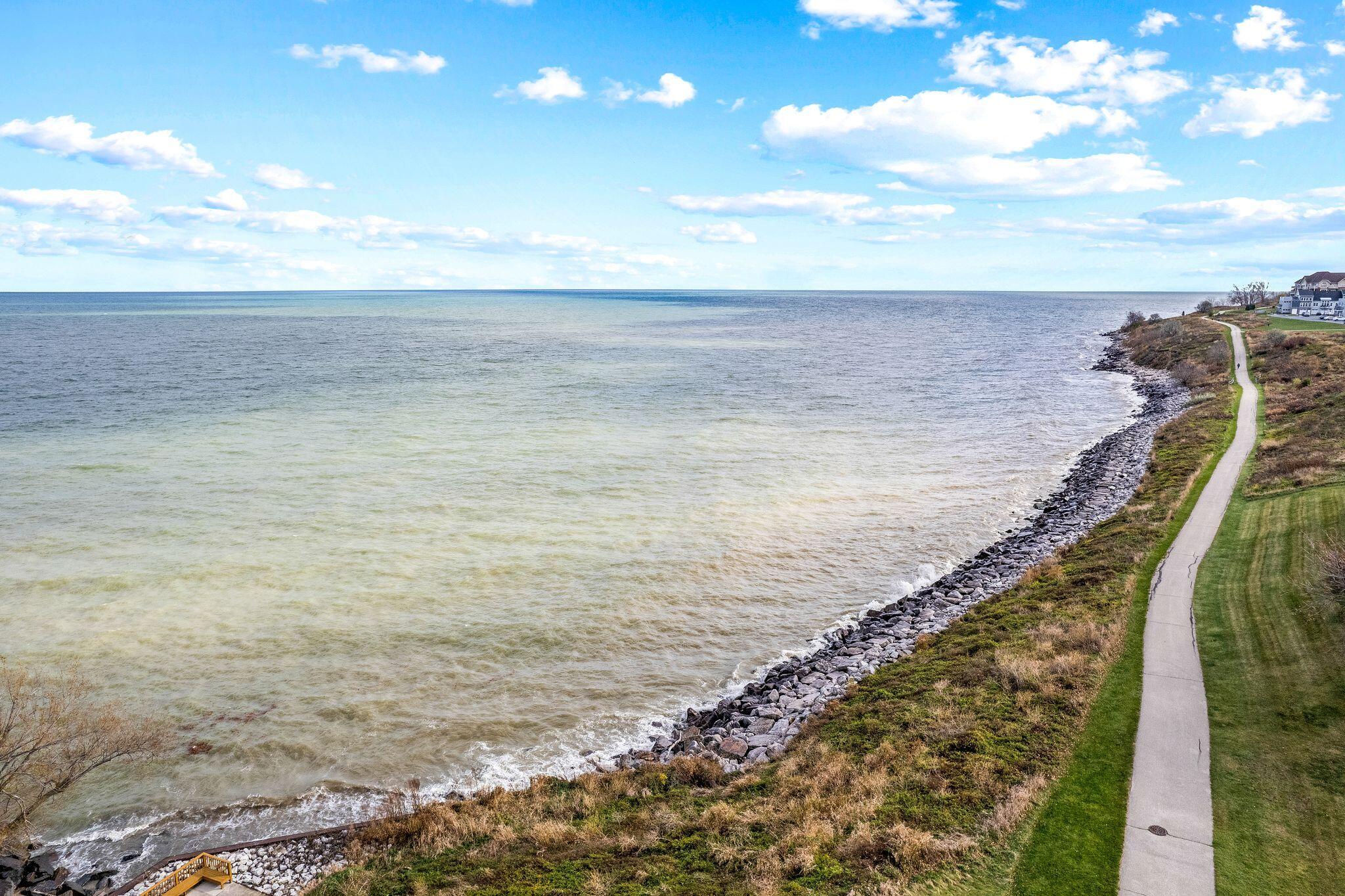 3852 S Lake Dr Unit: 11