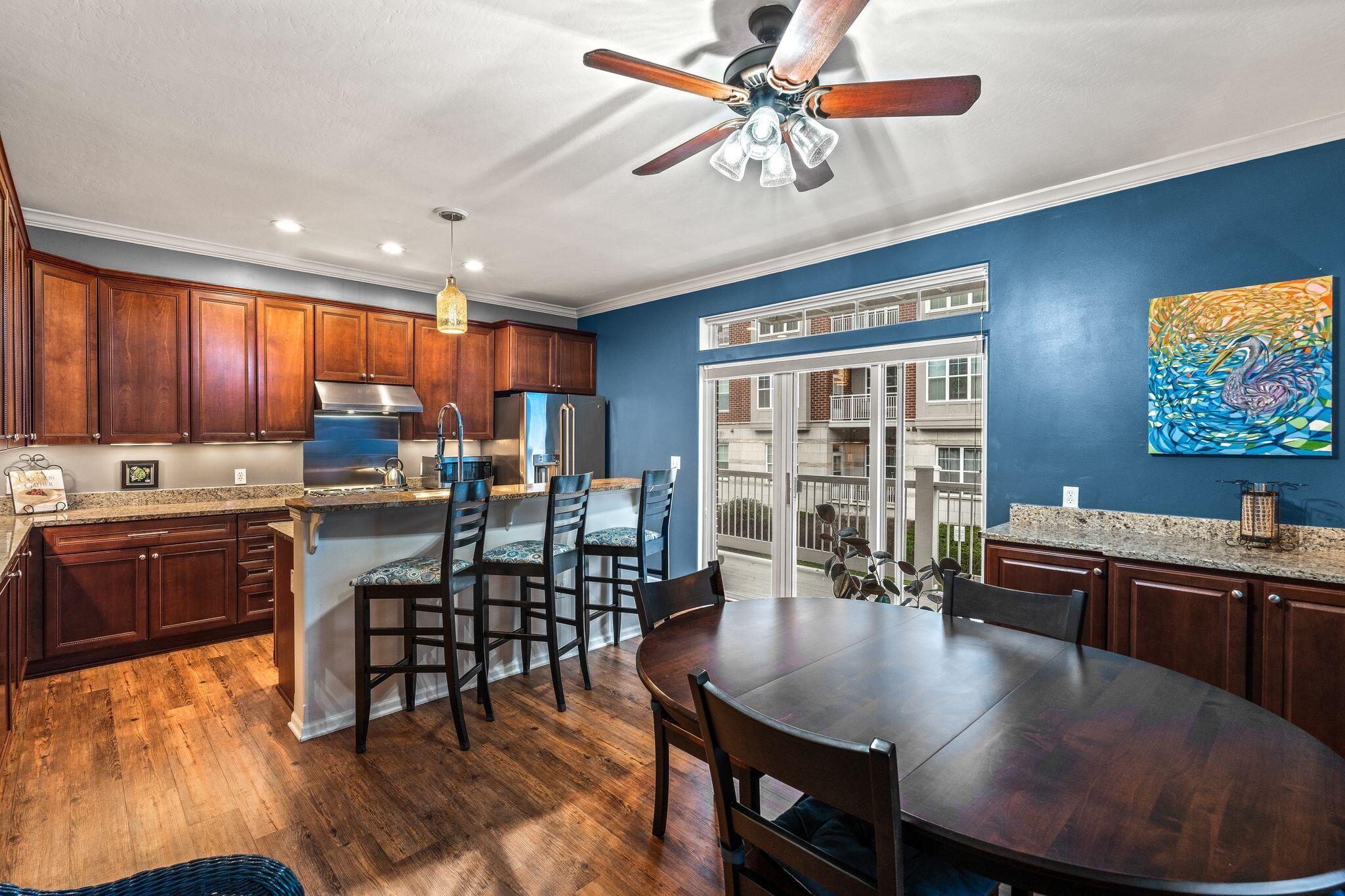 3852 S Lake Dr Unit: 11