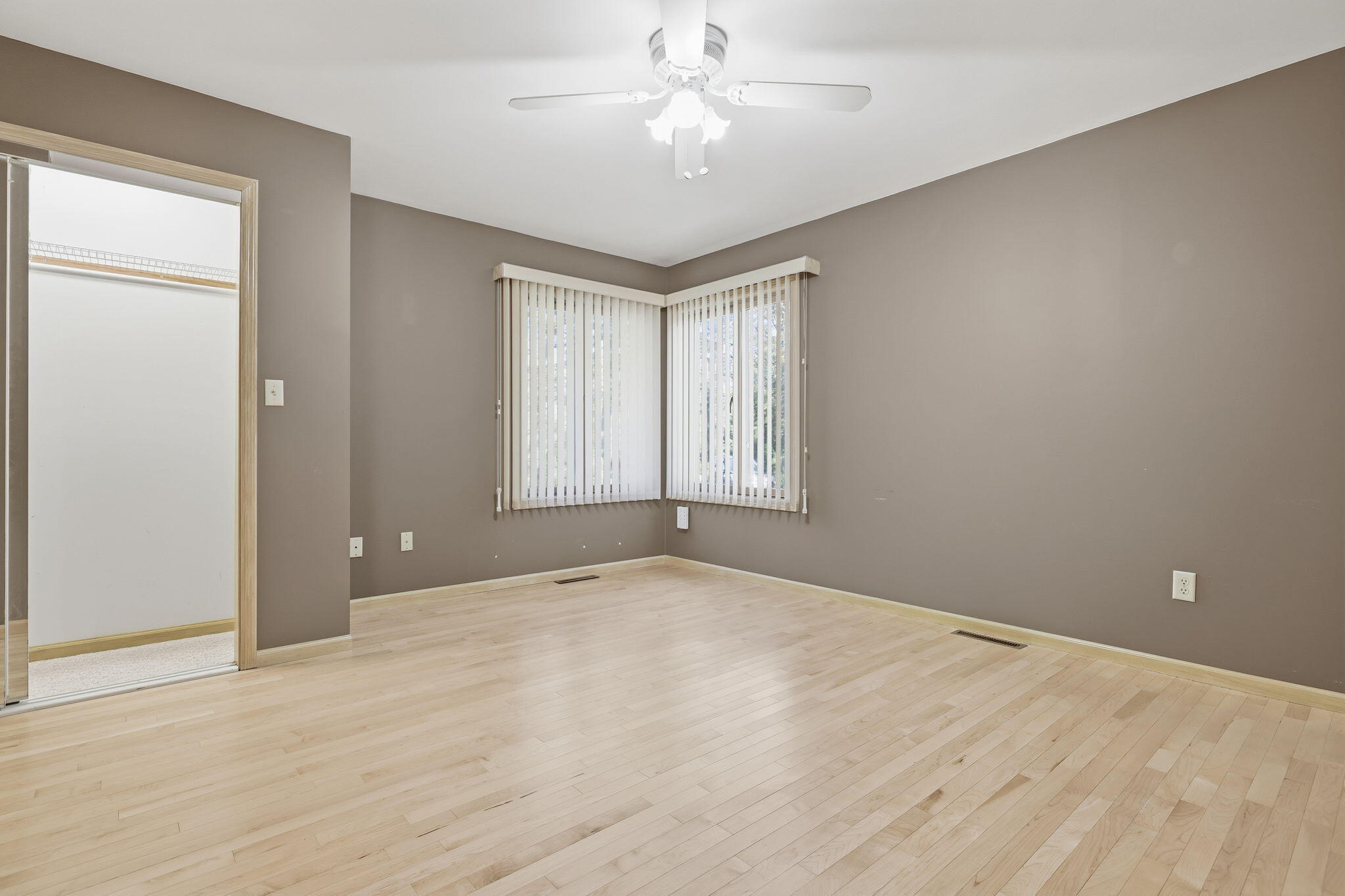 12122 28th Ave