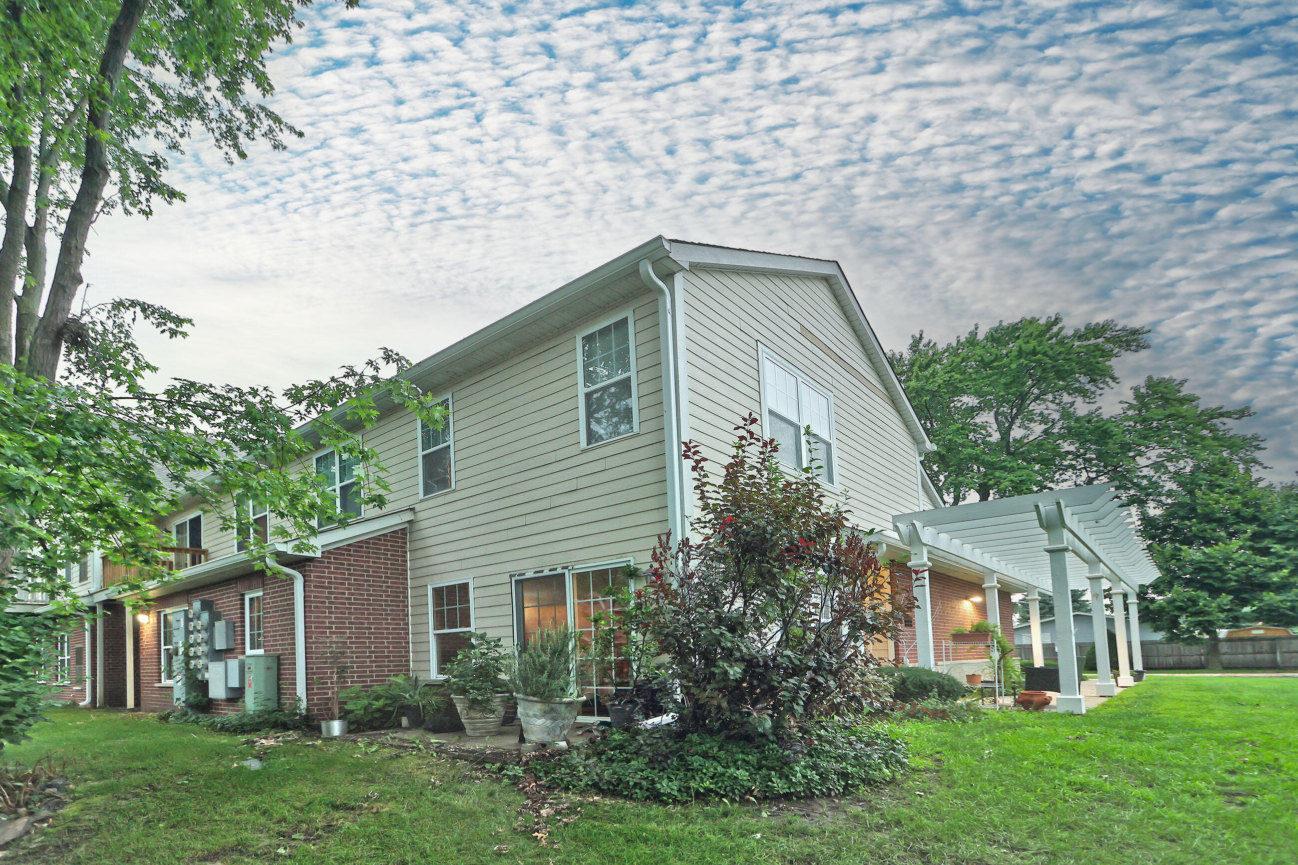 8856 Sheridan Rd, 1
