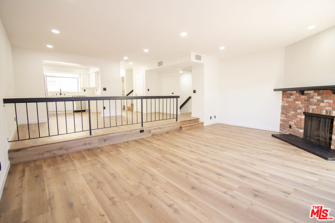 1132 19th St Unit: 2