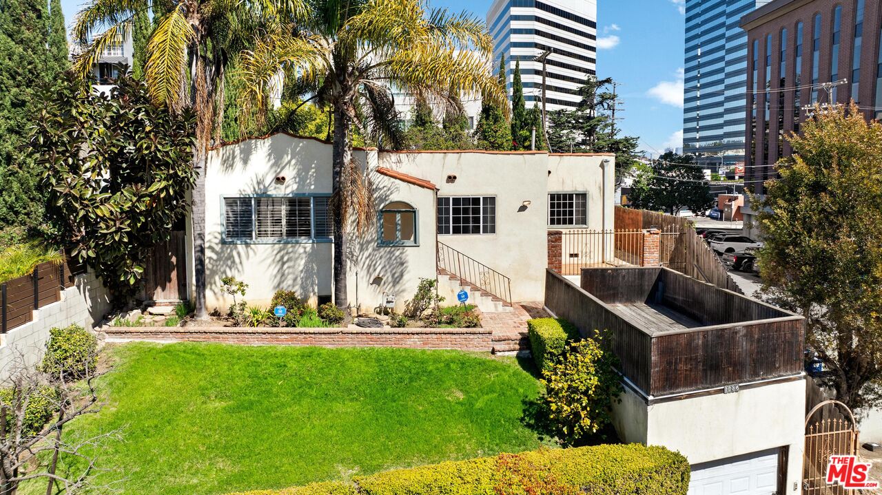 1186 Mcclellan Dr