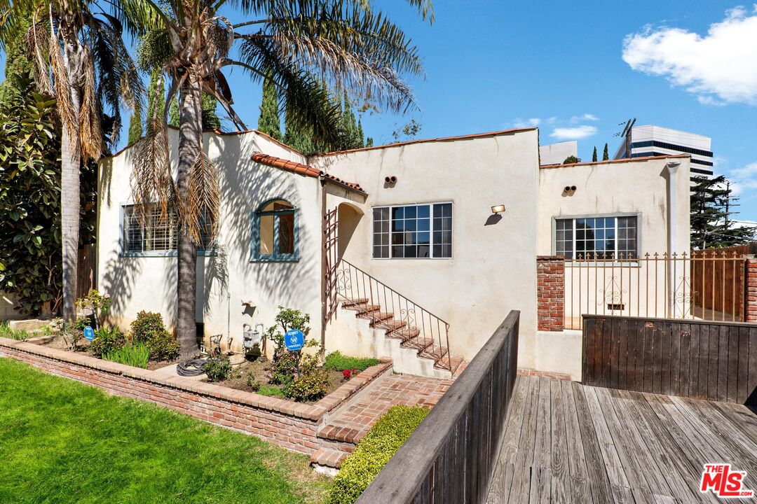 1186 Mcclellan Dr