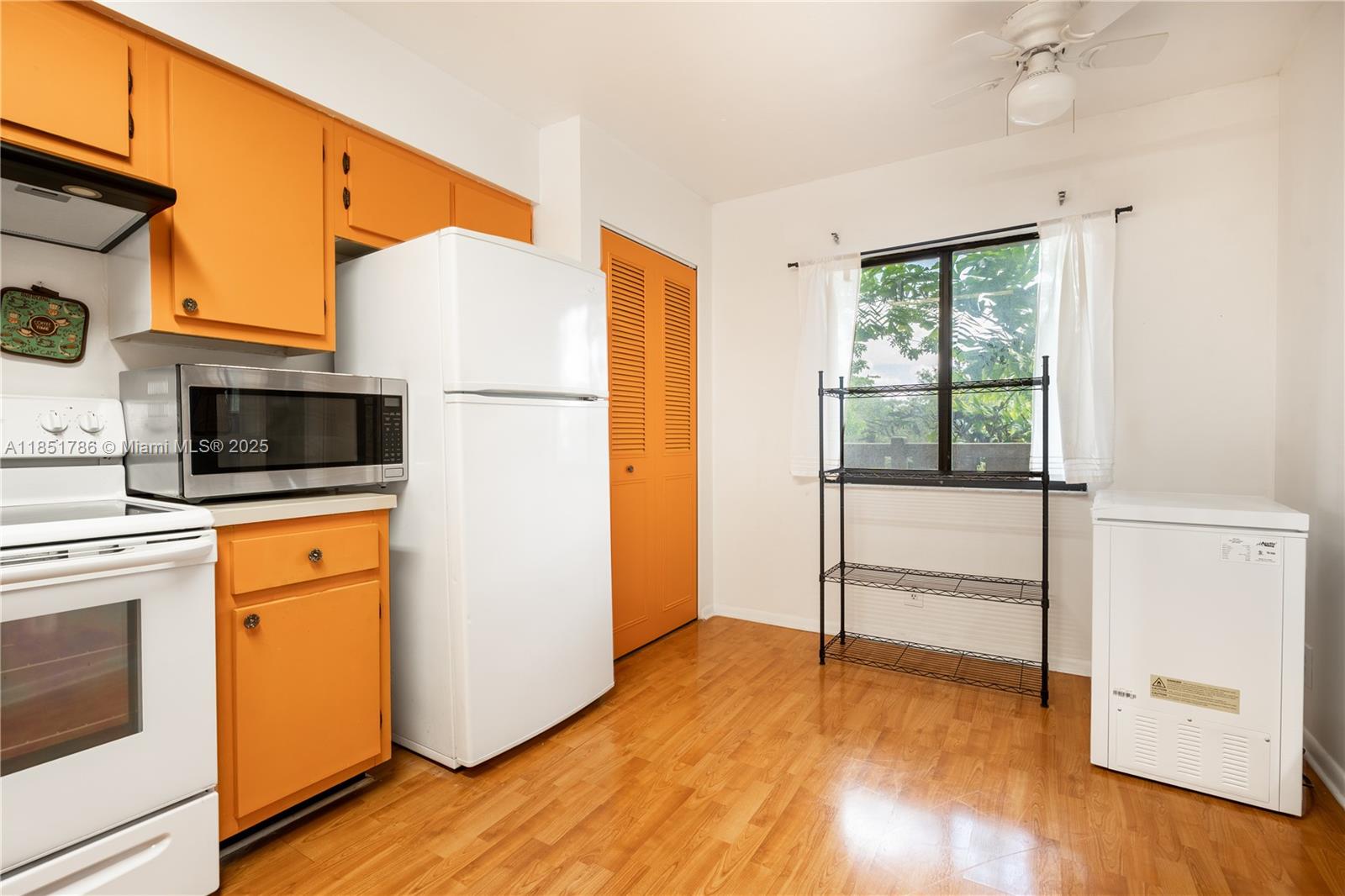 2206 S Cypress Bend Dr # 305