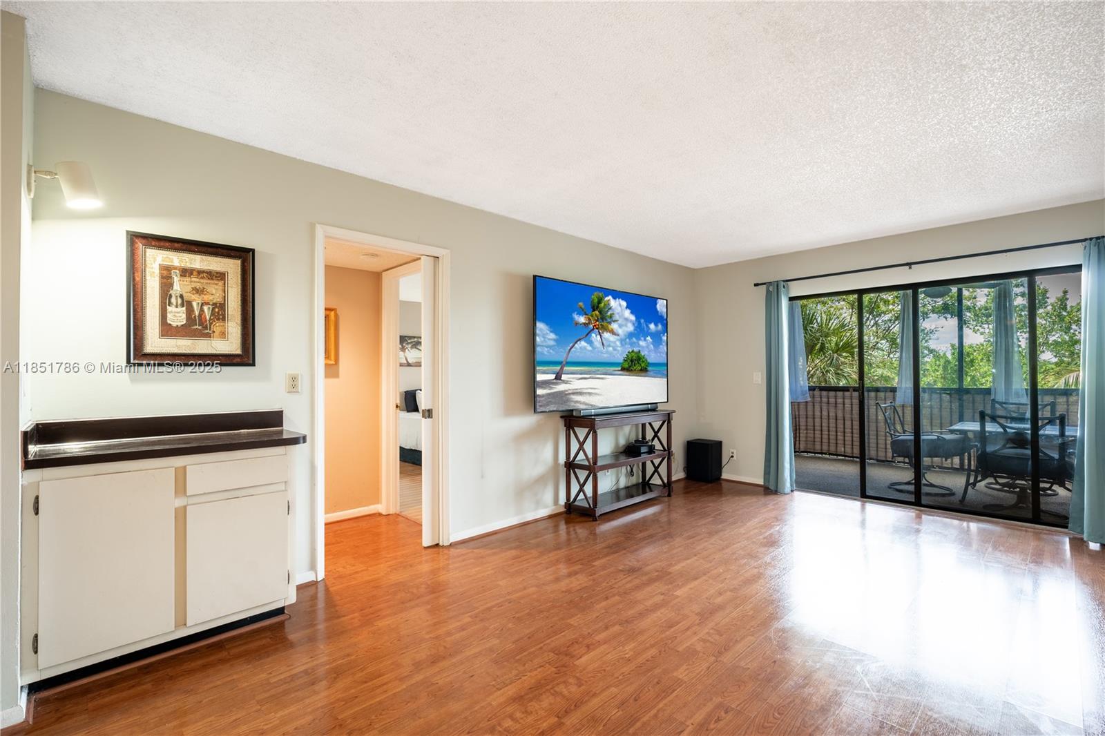 2206 S Cypress Bend Dr # 305