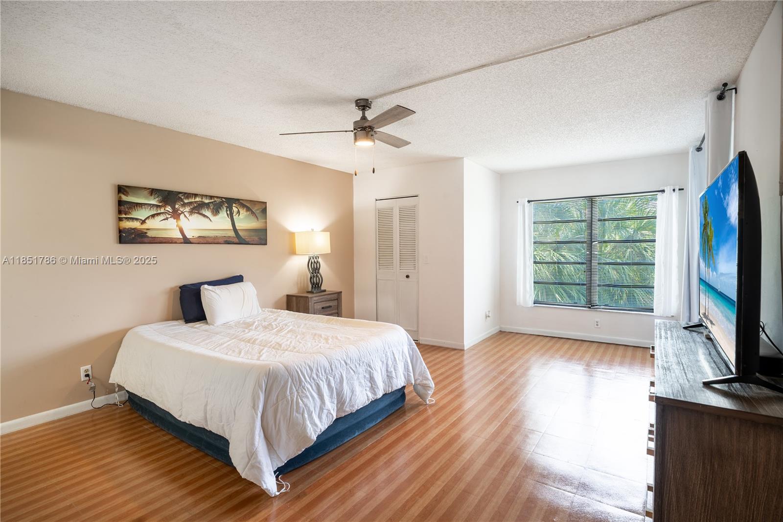 2206 S Cypress Bend Dr # 305