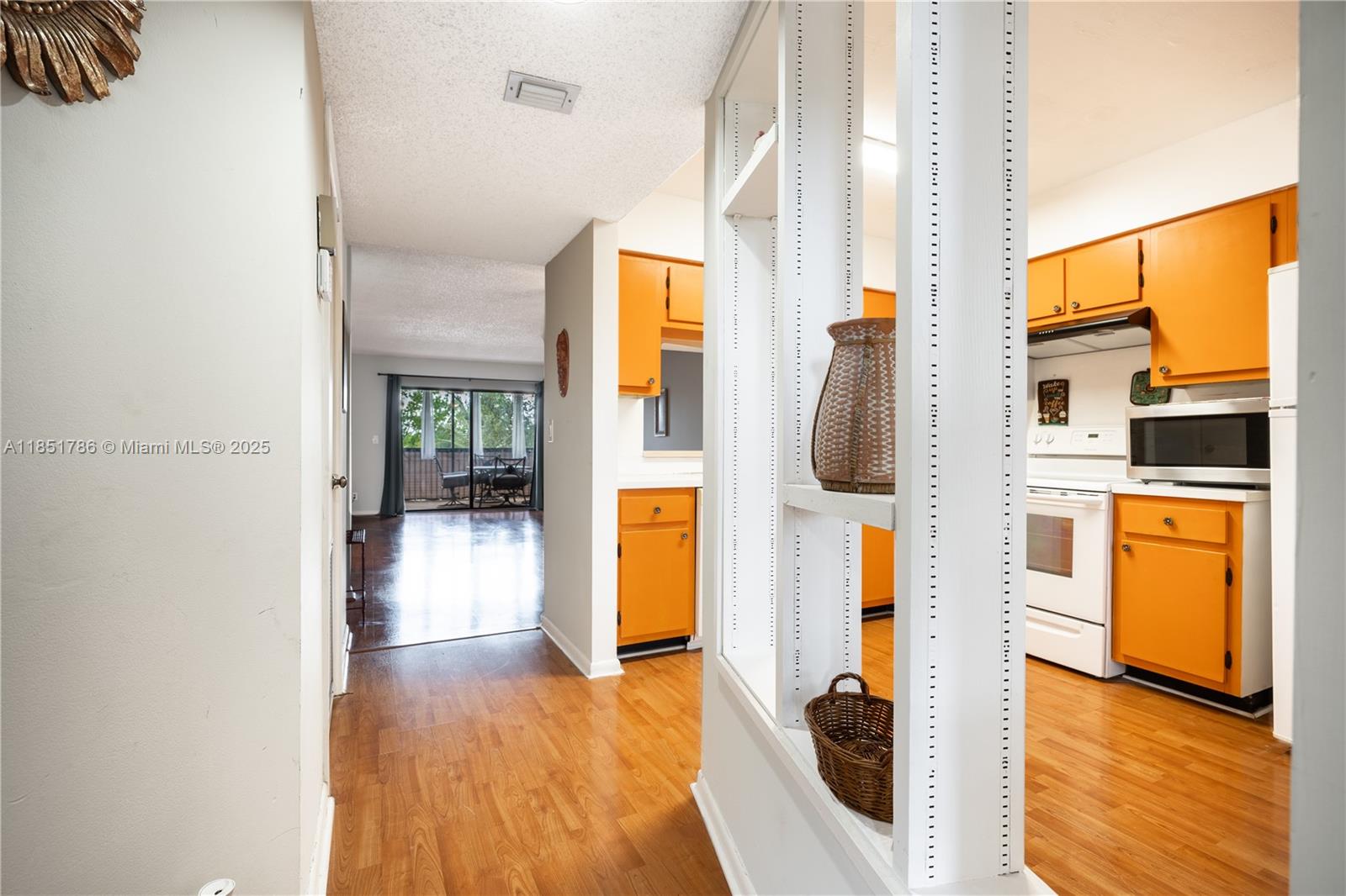2206 S Cypress Bend Dr # 305