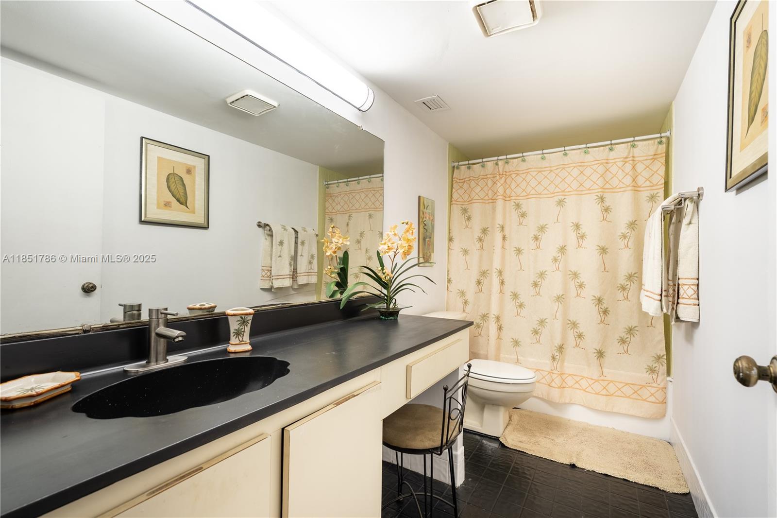2206 S Cypress Bend Dr # 305