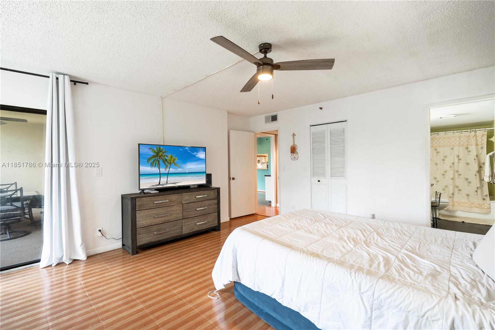 2206 S Cypress Bend Dr # 305