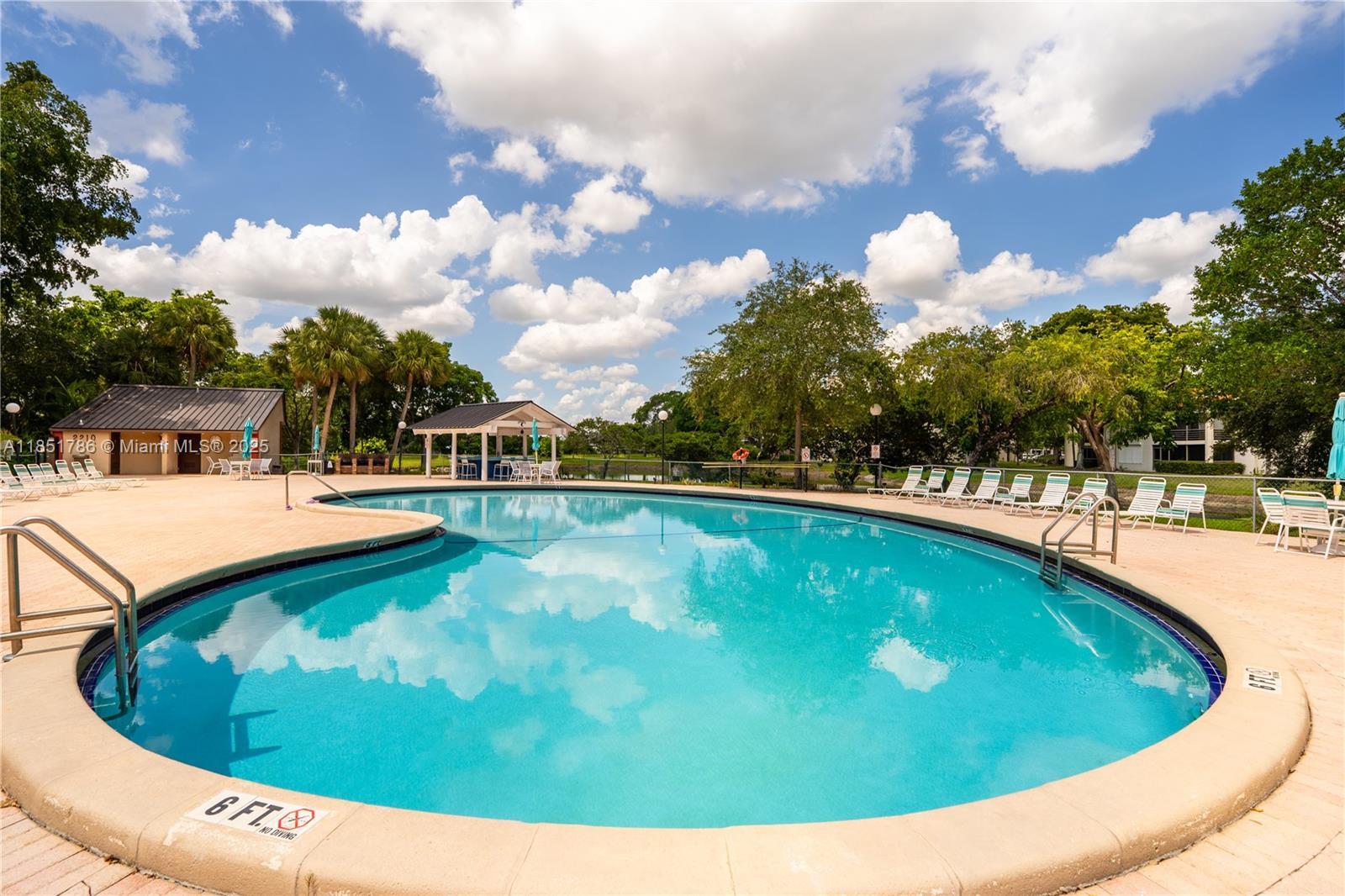 2206 S Cypress Bend Dr # 305