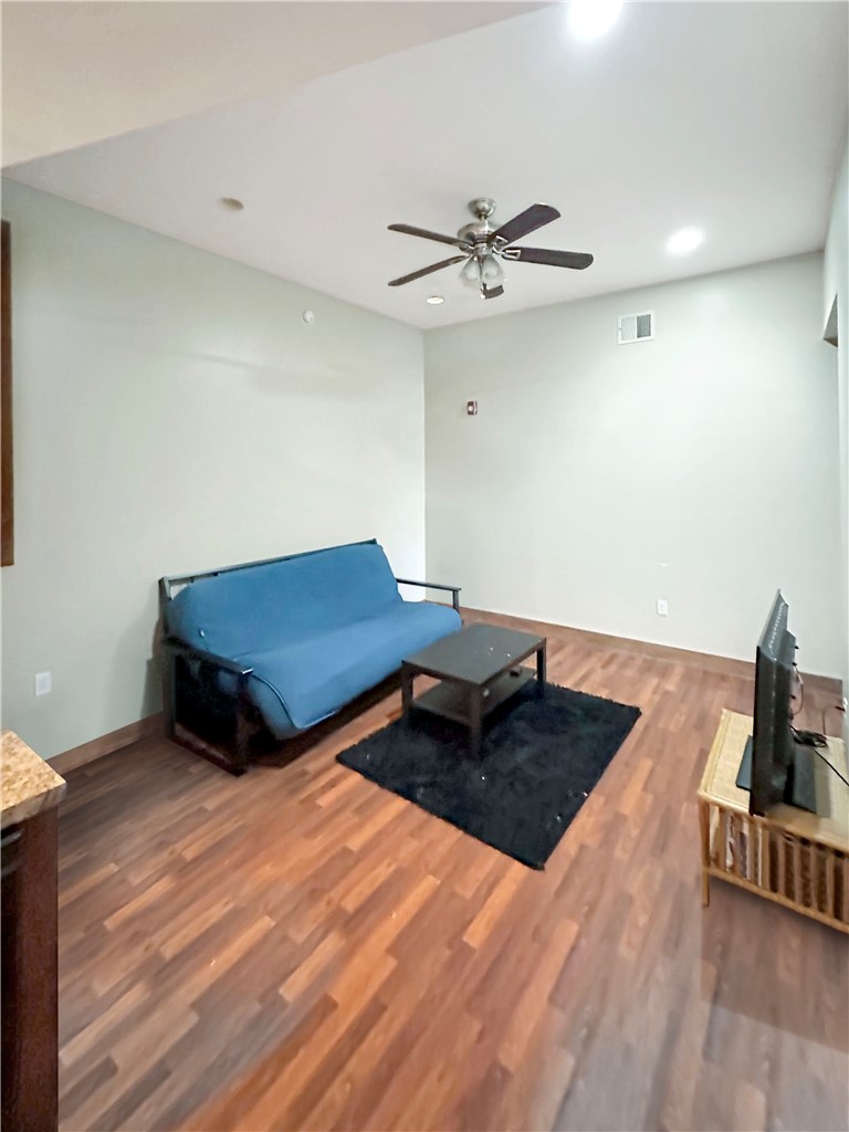 83 Fall Street 81