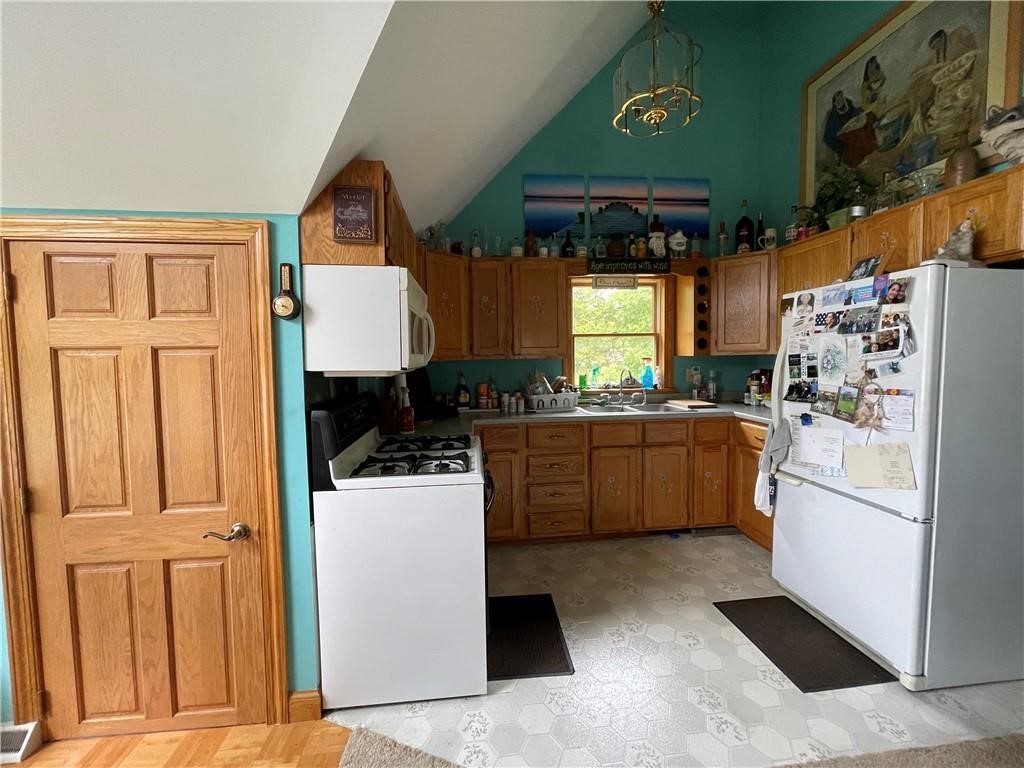 5502 E Lake